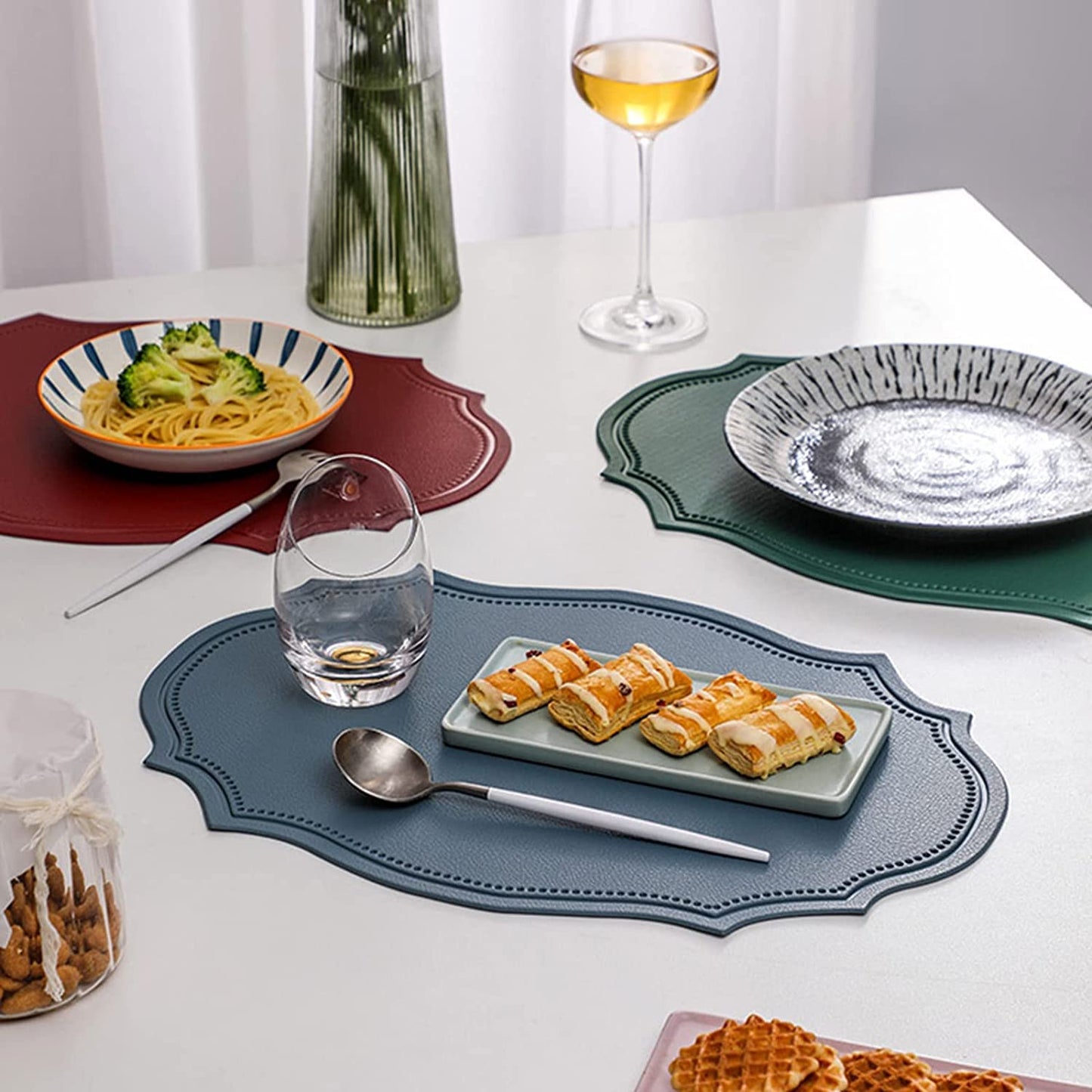 Leather Washable Placemats, Brown Thick Faux Leather Heat Resistant Elliptical Shape Table Mats,Waterproof Non-Slip Easy to Clean Place mat for Kitchen Coffee Dining Room Table Set of 6