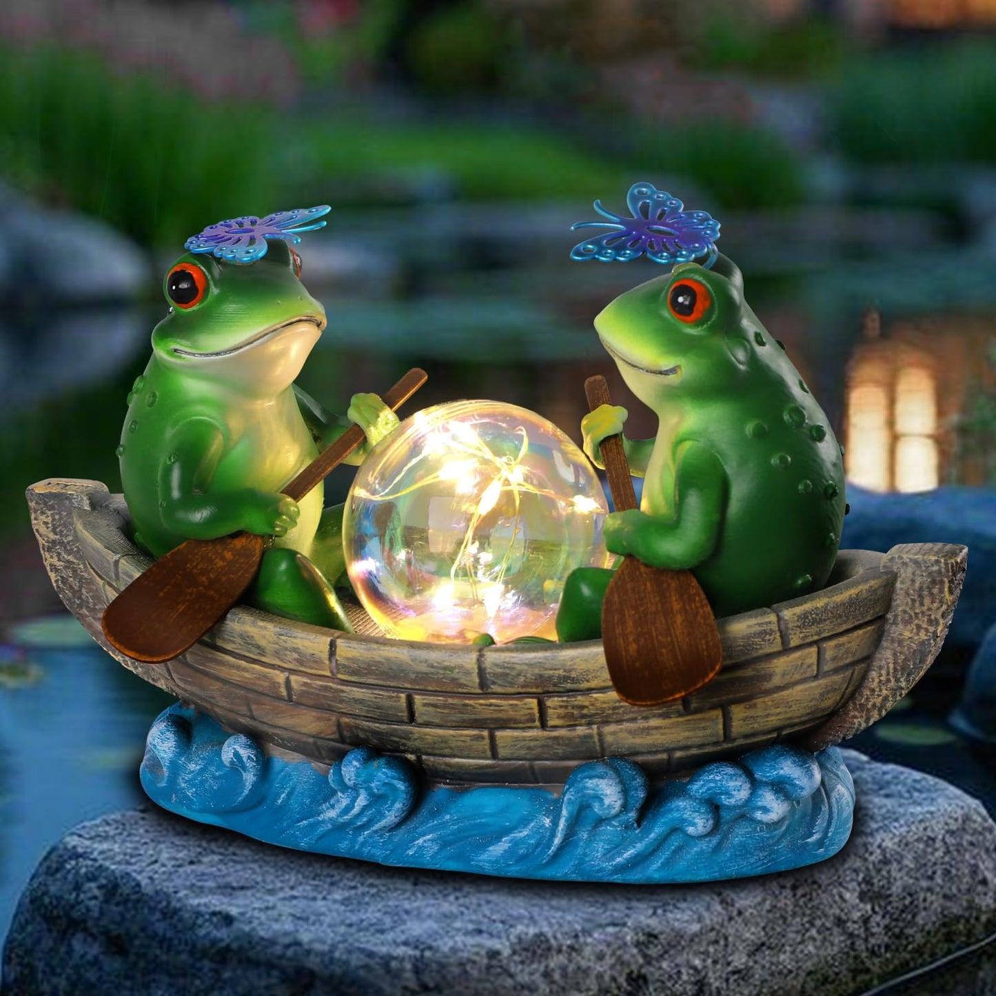 YHSOLAR Solar Frog Boating Garden Statue with Ball Light 5.1" Resin Frogs Decor for Home Front Door Patio Porch Balcony Women Gardeners Moms Wives Girlfriends