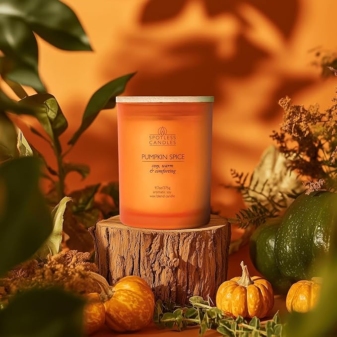 Pumpkin Spice Candle - 275g/9.7 oz Pumpkin Candle in Orange Frosted Glass Jar with Wooden Lid and Wooden Crackling Wick in Luxurious Gift Box - Cosy, Warm and Comforting