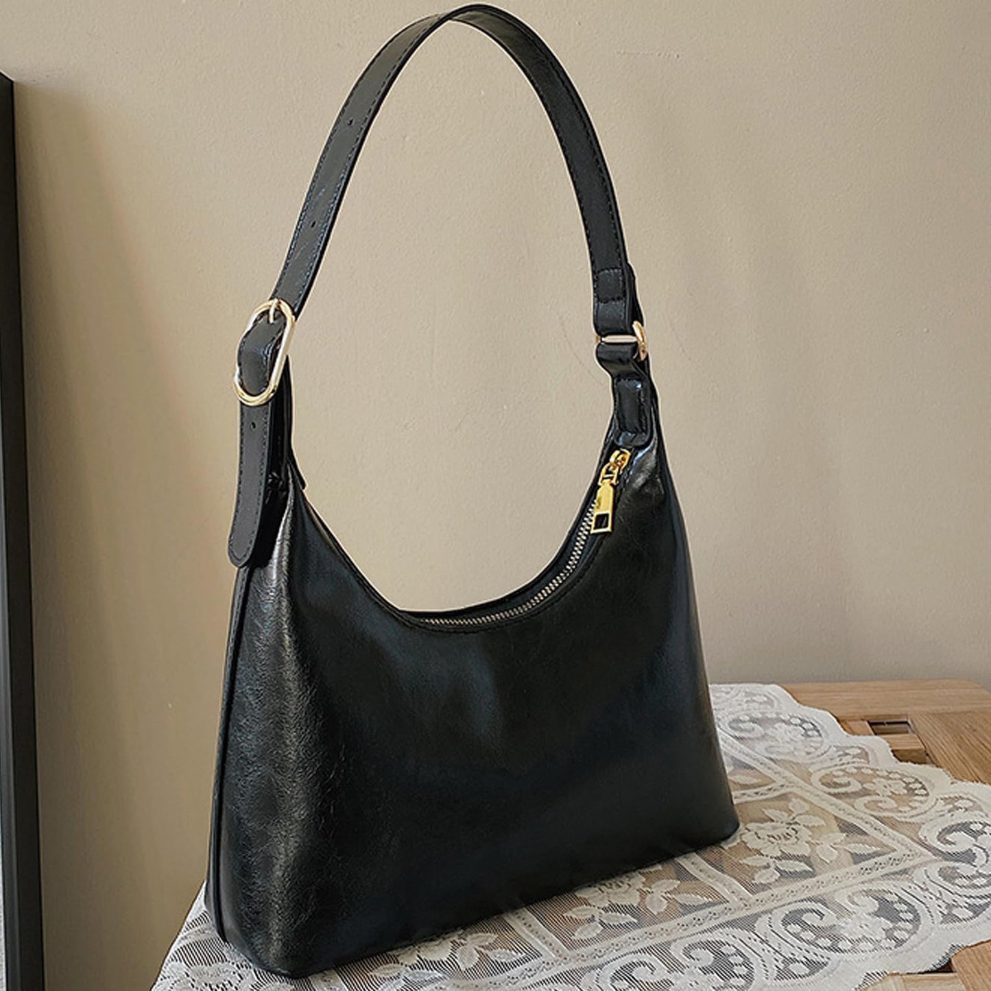 Liziblloy Shoulder Bag for Women Small Retro Vegan Leather Handbags Trendy Purses 2025 Cute Mini Vintage Hobo Underarm Bag,Black