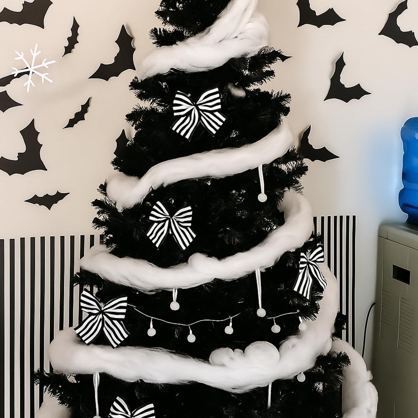 Tigeen 4 Pcs 100 ft Christmas Fake Snow Garland White Christmas Tree Decoration Cotton Artificial Snow Fluff Garland Winter Decor for Xmas Decoration Winter Village Party Indoor Home Decor