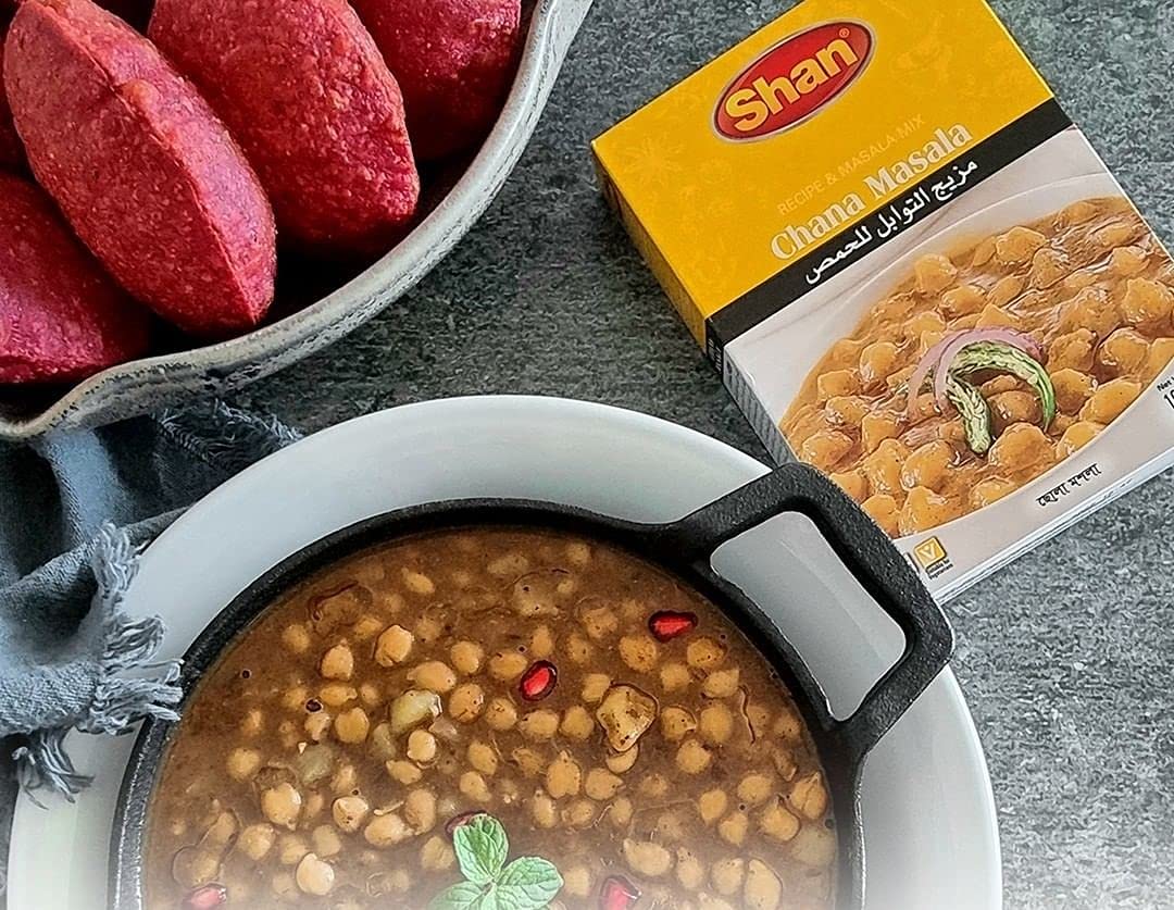 Shan Chana Masala Recipe and Seasoning Mix 3.52 oz (100g) - Spice Powder for Punjabi Style Mild Chickpeas Curry - Suitable for Vegetarians - Airtight Bag in a Box