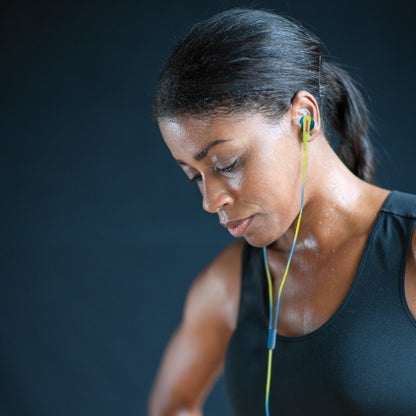 Bose SoundSport in-Ear Headphones for Apple Devices – Neon Blue, Sweat-Resistant, Inline Mic/Remote (Renewed)