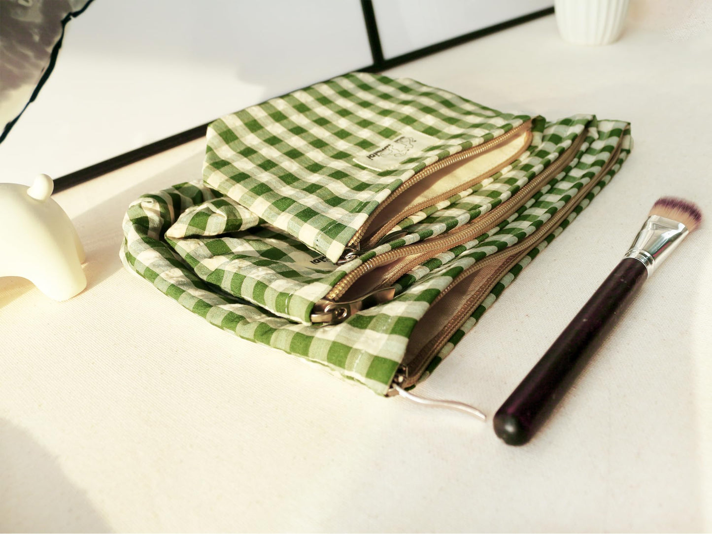HAPPYHEIDI Nylon Checker Makeup Bag Set 3 with Compartment Cosmetic Toiletry Travel Pouch,Purse Accessory Organizer, 3-Size, Beige Green Plaid, Canvas Lined