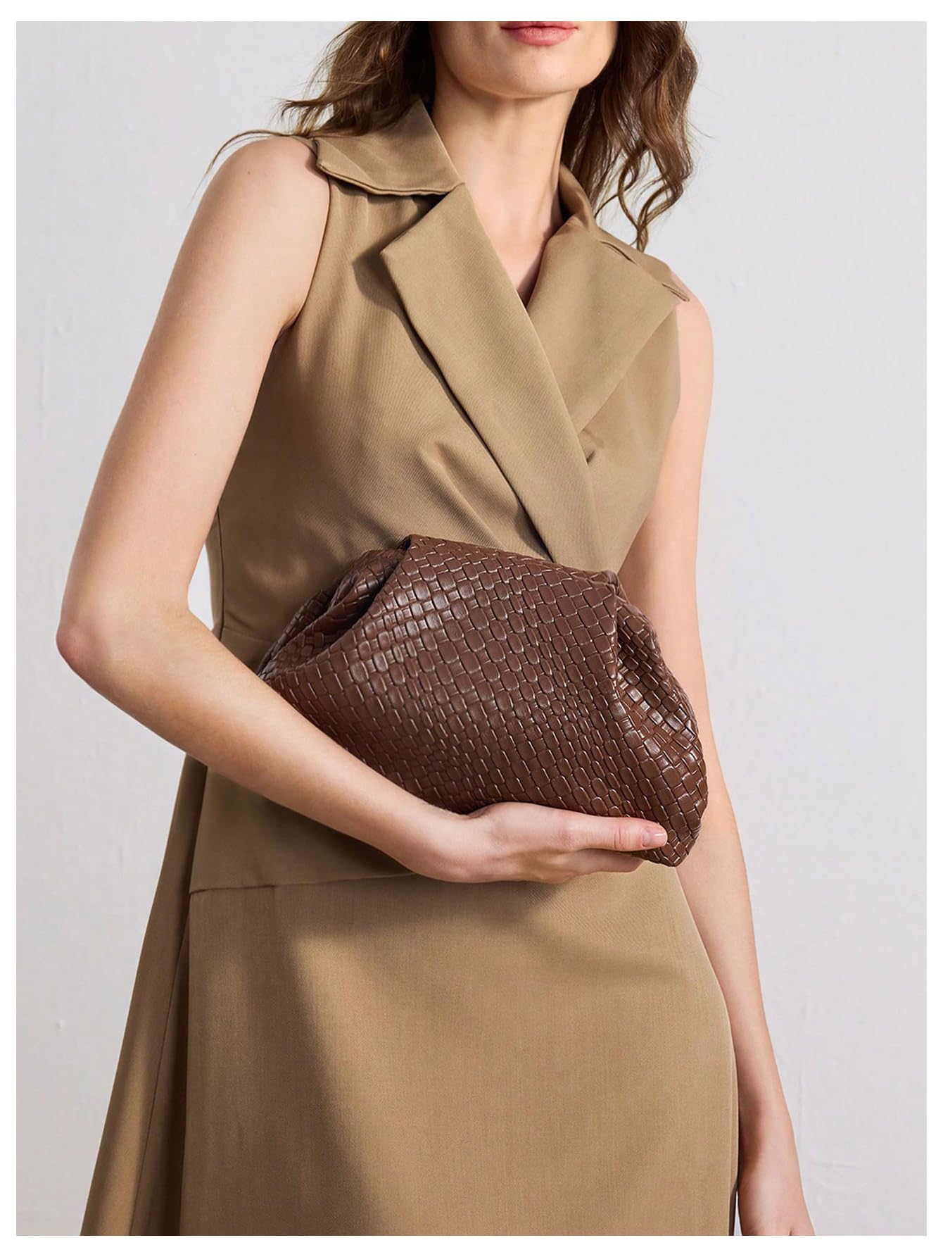 QWINEE Women's Woven Evening Bag Dumpling Clutch Purse No Strap Handbags Elegant Faux PU Leather Clutch Bag Coffee Brown One-Size