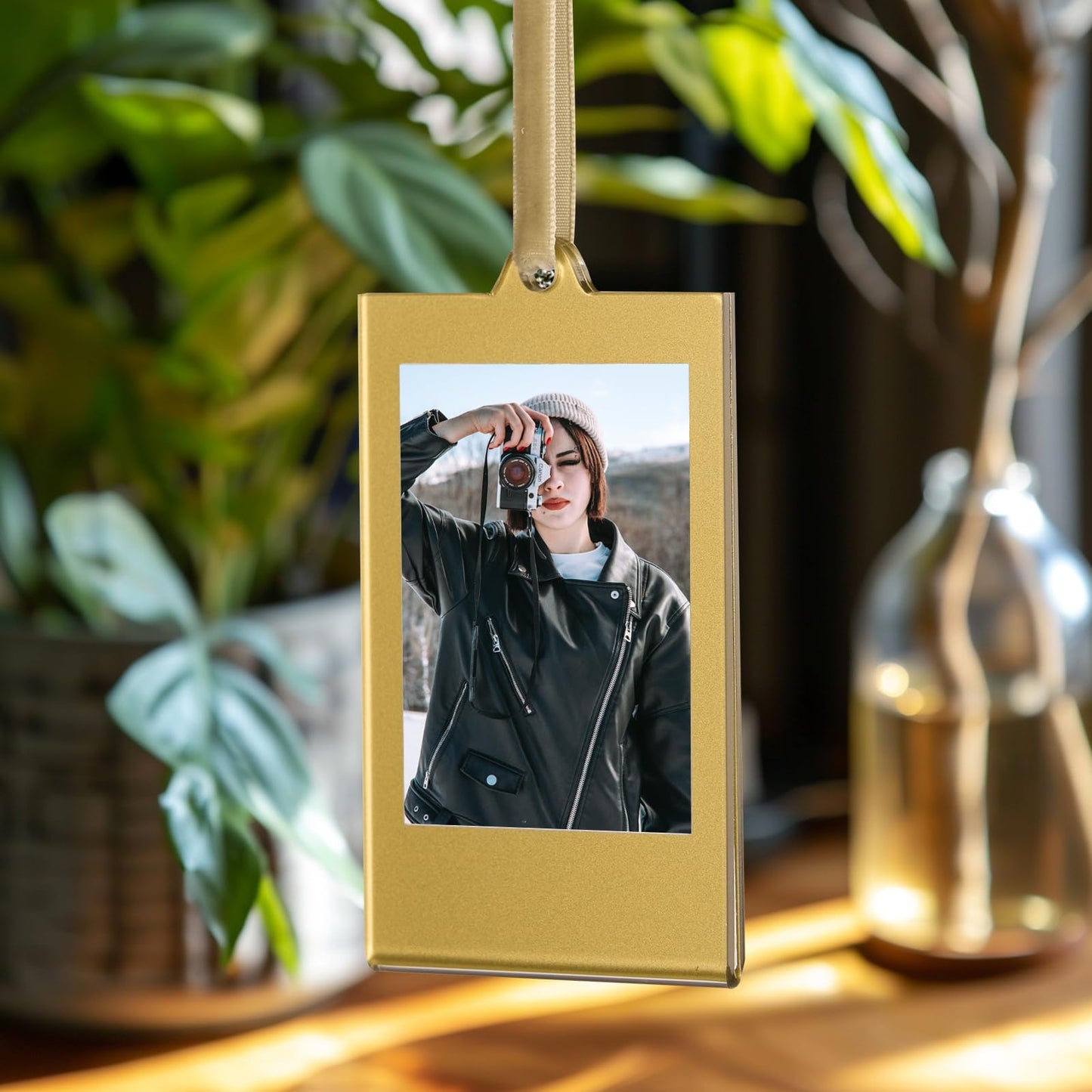 UNIQOOO 8 Set Christmas Instax Acrylic Picture Frames 8.6 * 5.4cm Fujifilm Polaroid Picture Ornaments, Blank Double-Sided Picture Frames for Polaroid Film, Hanging Photo Ornaments For Tree (Gold)
