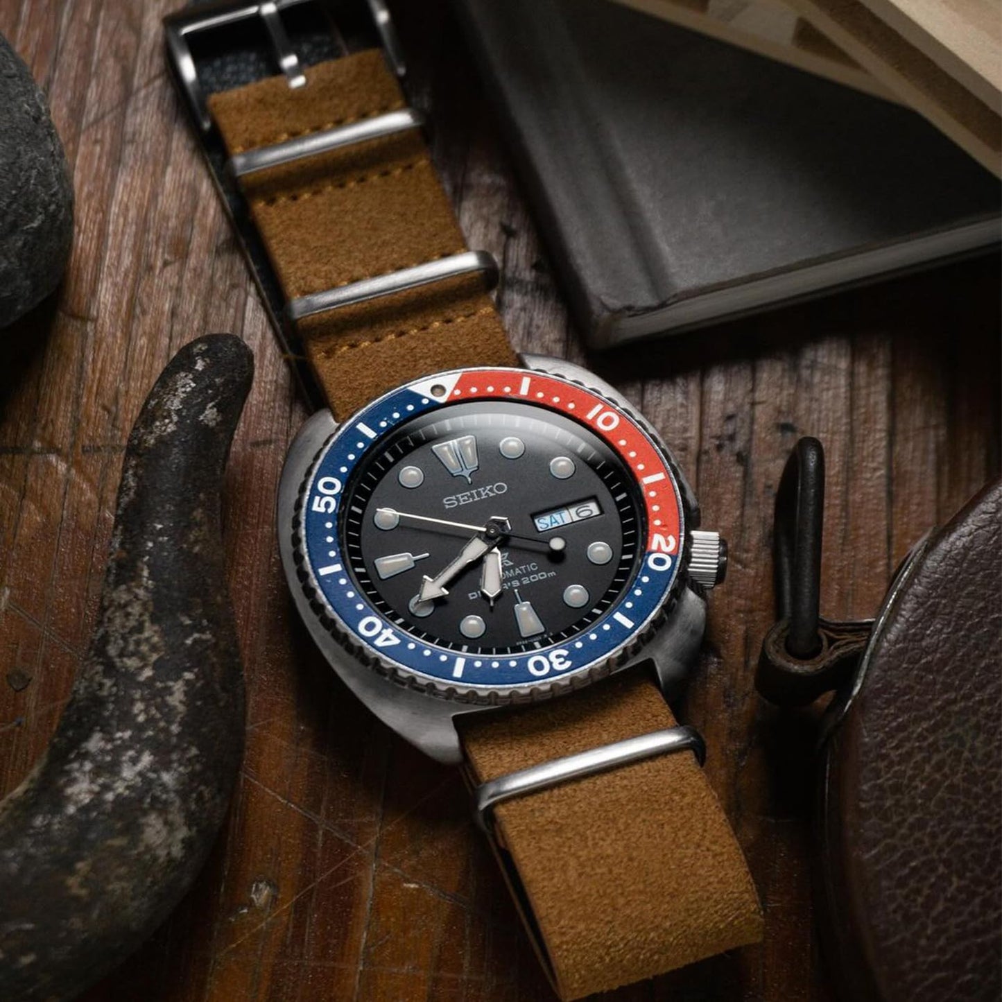 torbollo Suede Leather Watch Band, Style One-Piece Military Watch Strap Vintage Tone 18mm Replacement Wrap for Men Women Brown