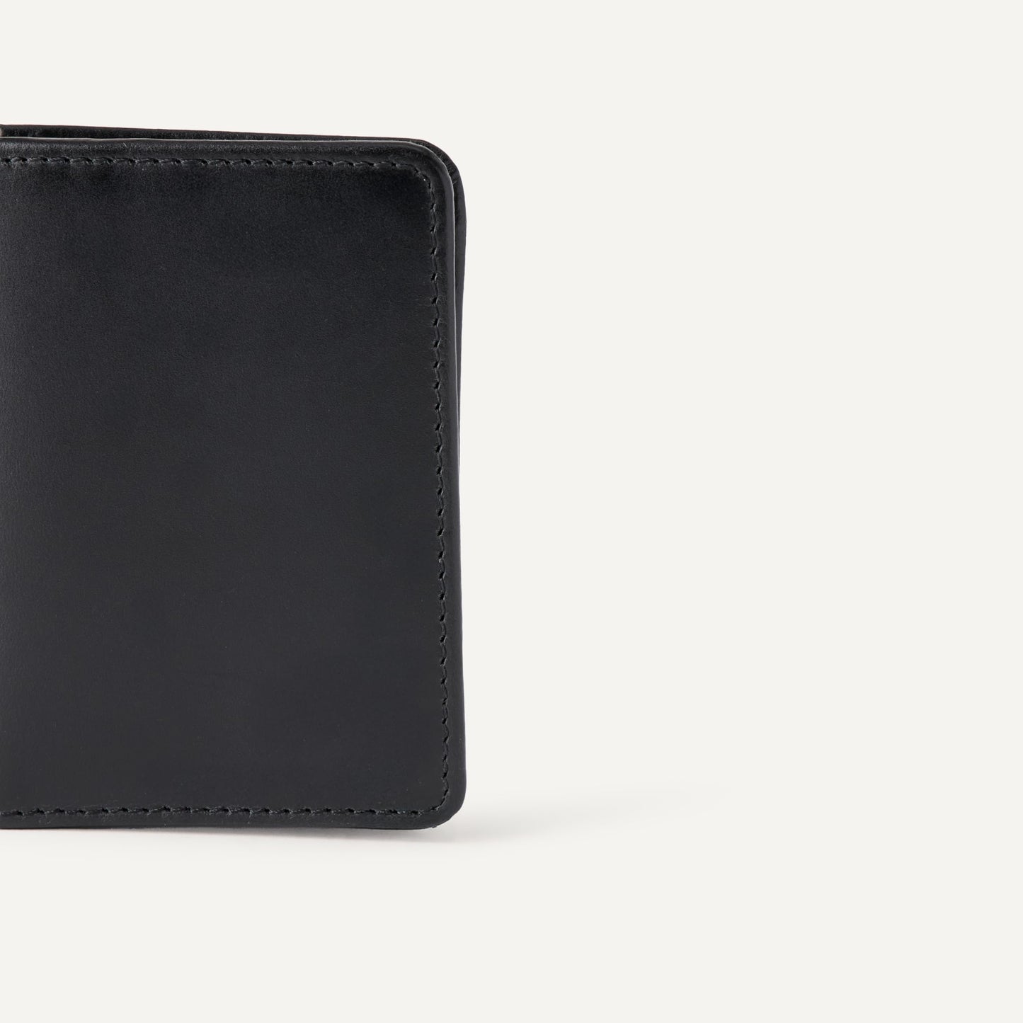 Amazon Essentials Men's Leather Casual Card Case Bifold Wallet, Black, One Size