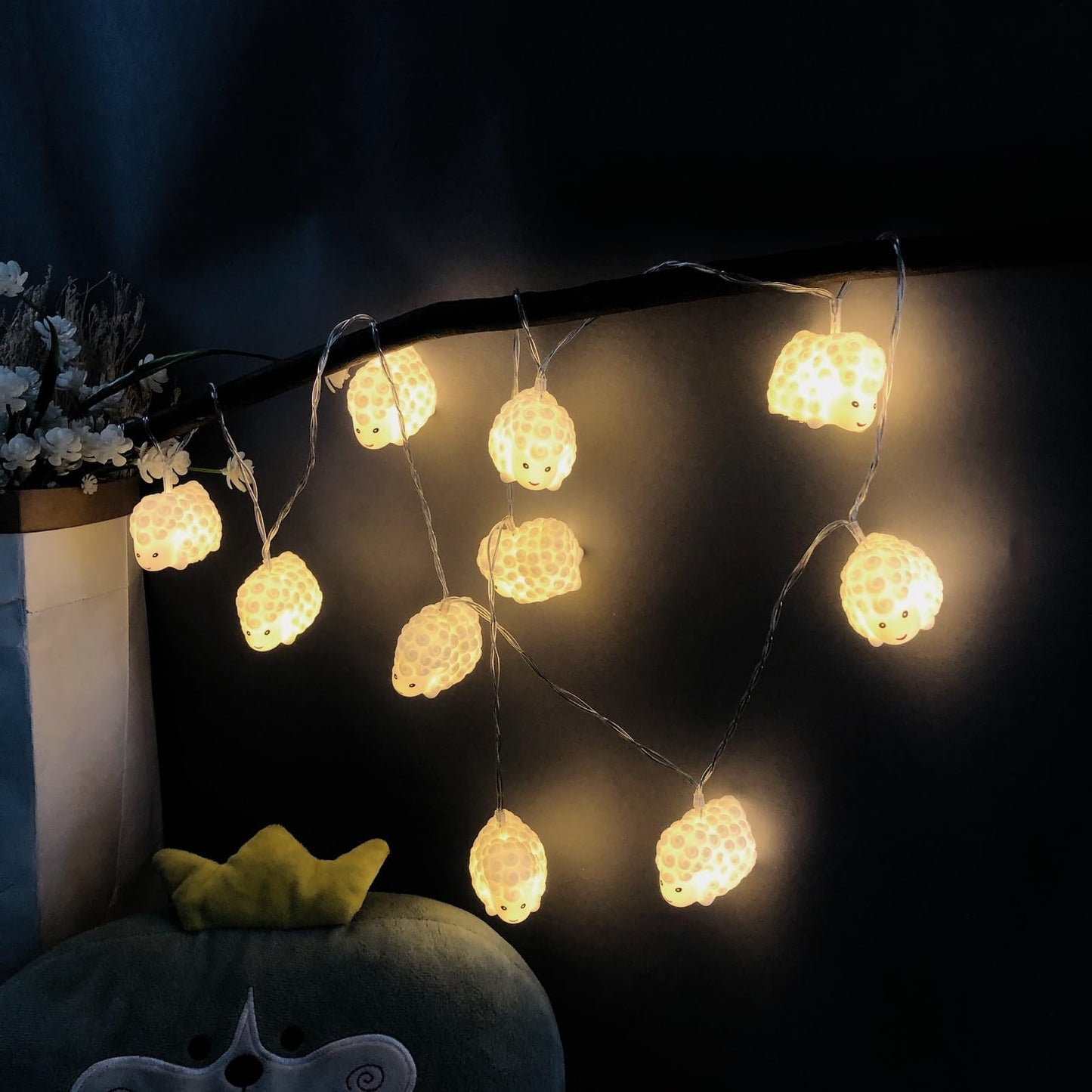 Sezrgiu Cute Painted Sheep Night Light LED Sheep Ornaments String Lights White Lamb Fairy Light Battery Powered Indoor Party Decor Night Light (10LED, White Sheep)