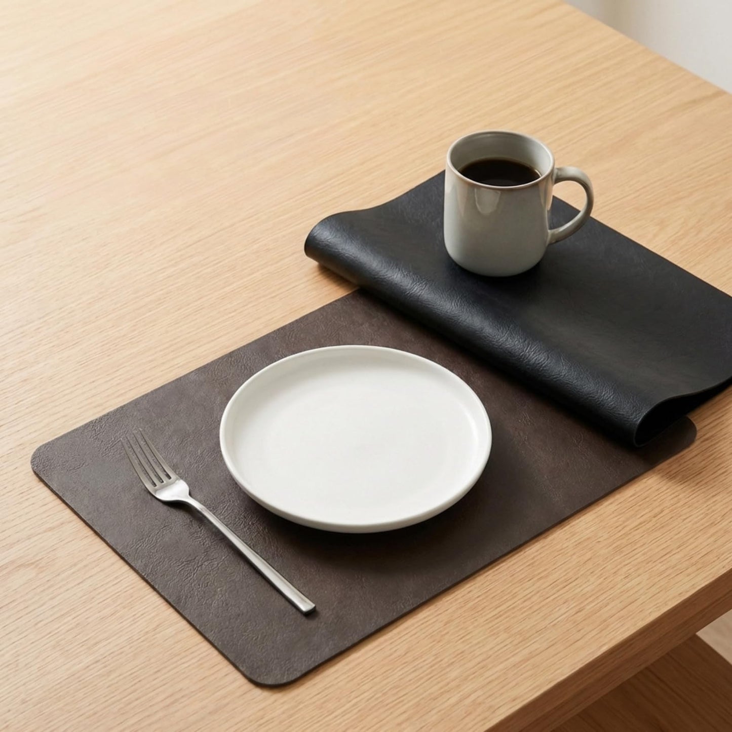 Premium Faux Leather Placemats Set of 6 – Waterproof, Heat-Resistant, Reversible & Non-Slip Table Mats for Kitchen, Dining, Indoor/Outdoor Use (Black & Dark Brown)