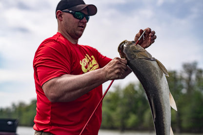 Cajun Bowfishing Fiberglass Arrow with Piranha XT Point - Innovative Design, Extreme Durability, and Quick Fish Removal