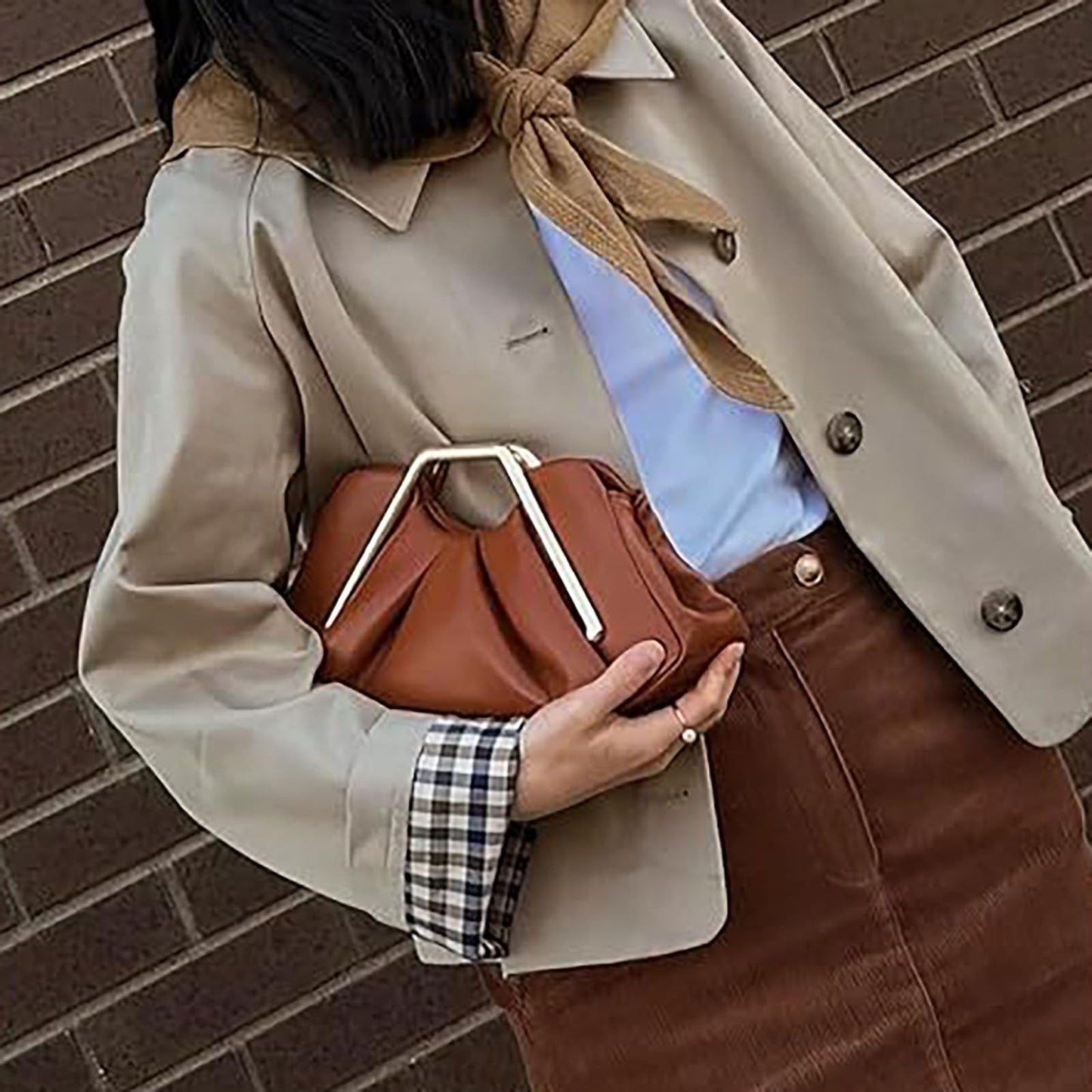 Women's Pleated Metal Frame Clutch Elegant Cloud-Shaped Leather Handbag Fashion Mini Evening Purses With Magnetic Snap (Black)