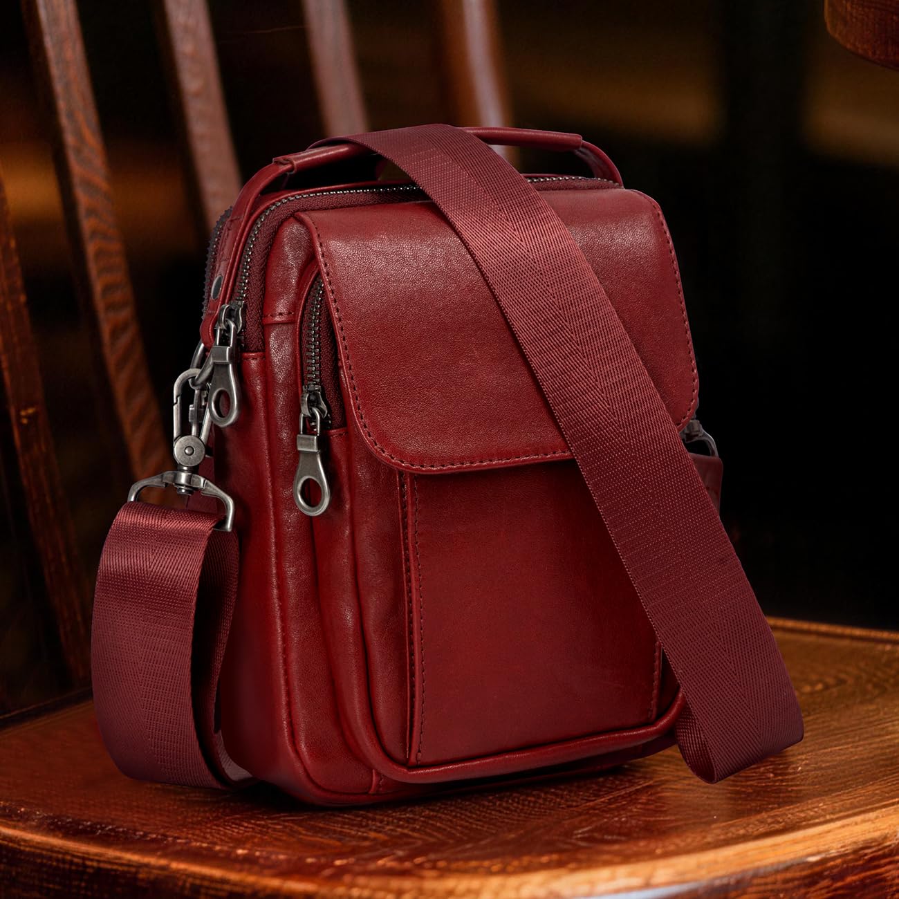 Augus Leather Small Messenger Bag For Men Crossbody Handbag Shoulder Sling Travel Bags for Men Purse Daypack Magnetic Buckle (burgundy)