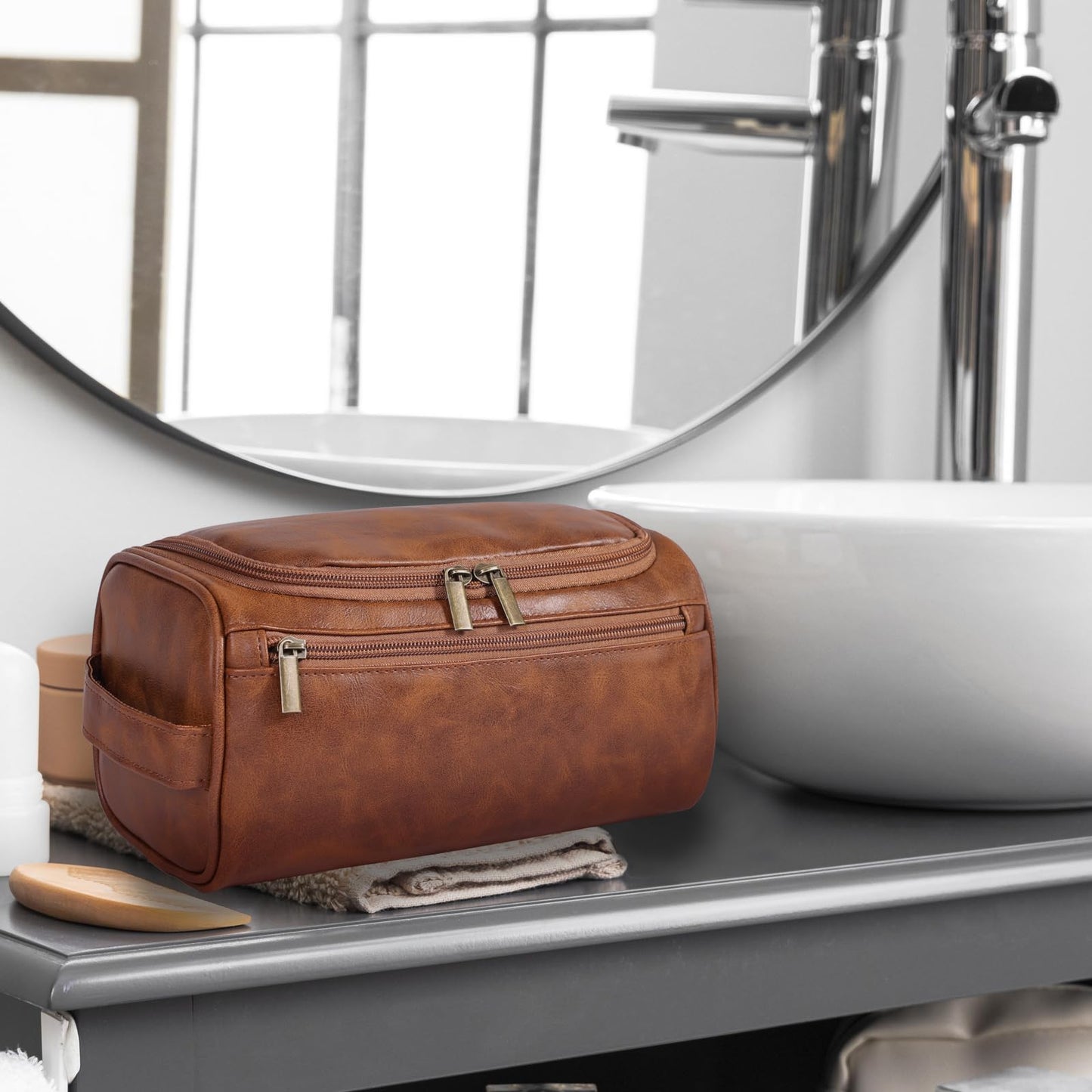 Seozata Toiletry Bag for Men, Hanging Travel Shaving Dopp Kit for Men and Women, Water-resistant Toiletries Organizer Bags, PU Leather Cosmetic Bags for Makeup Accessories (Light Brown)
