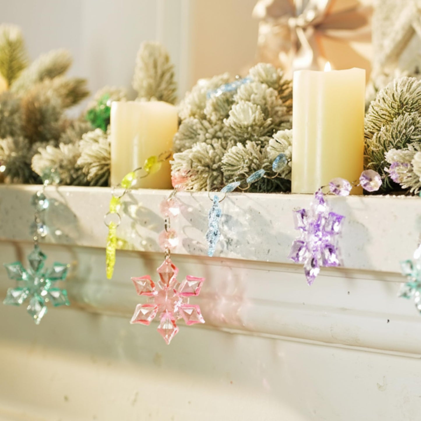 Simgoing 30 Pcs Christmas Pastel Crystal Snowflake Ornaments for Tree, Hanging Crystal Acrylic Snowflake Decoration Pendants for Winter Wonderland, Home Decor Holiday Party Supplies Favor Celebration