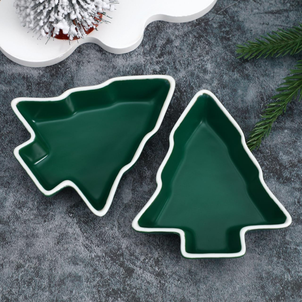 Garneck 2Pcs Christmas Tree Shaped Snack Plates Ceramic Dark Green Xmas Candy Trays for Snack Dry Fruit Christmas Winetr Holiday Party Daily Use