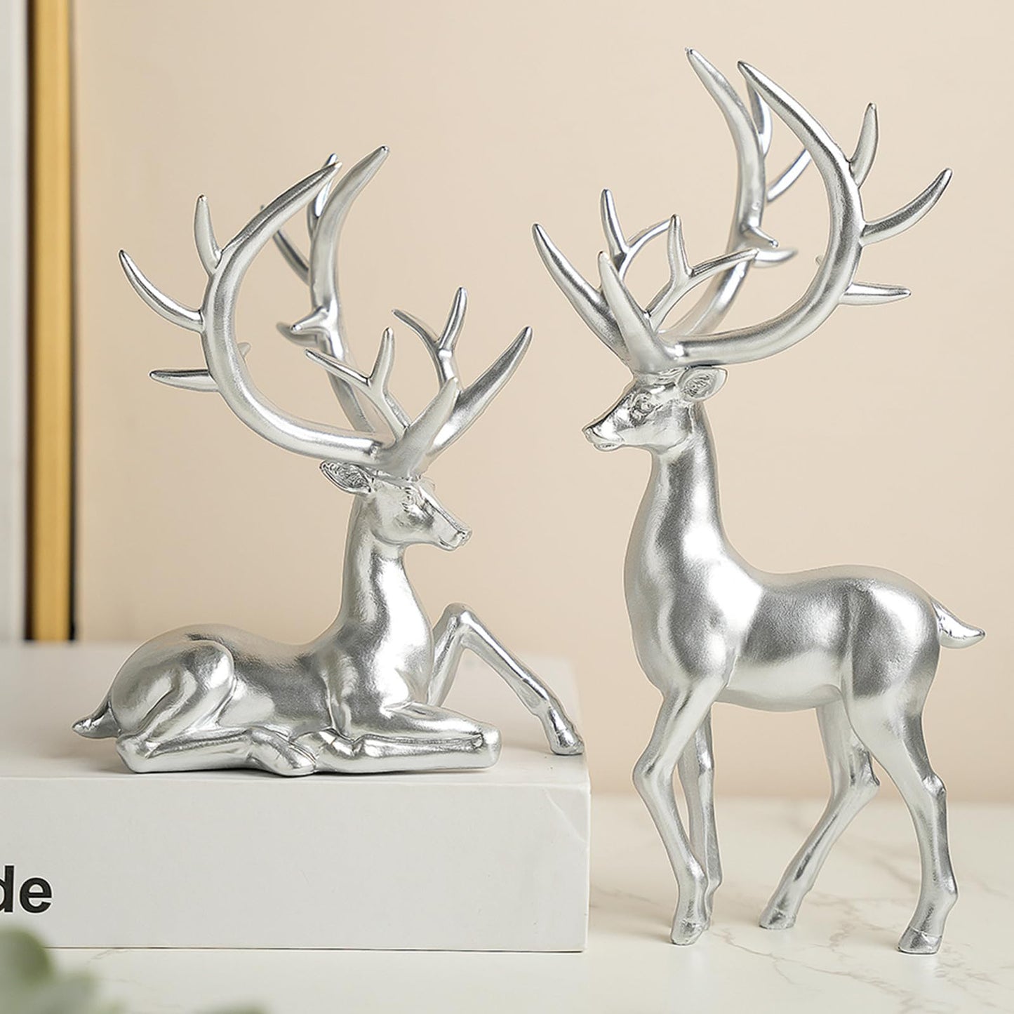 Zensounding 2PCS Christmas Reindeer Resin Sculptures Deer Ornaments Reindeer Statues Light Luxury Casual Shape Suitable for Indoor or Outdoor Country Style Christmas Home Decoration (Silver)