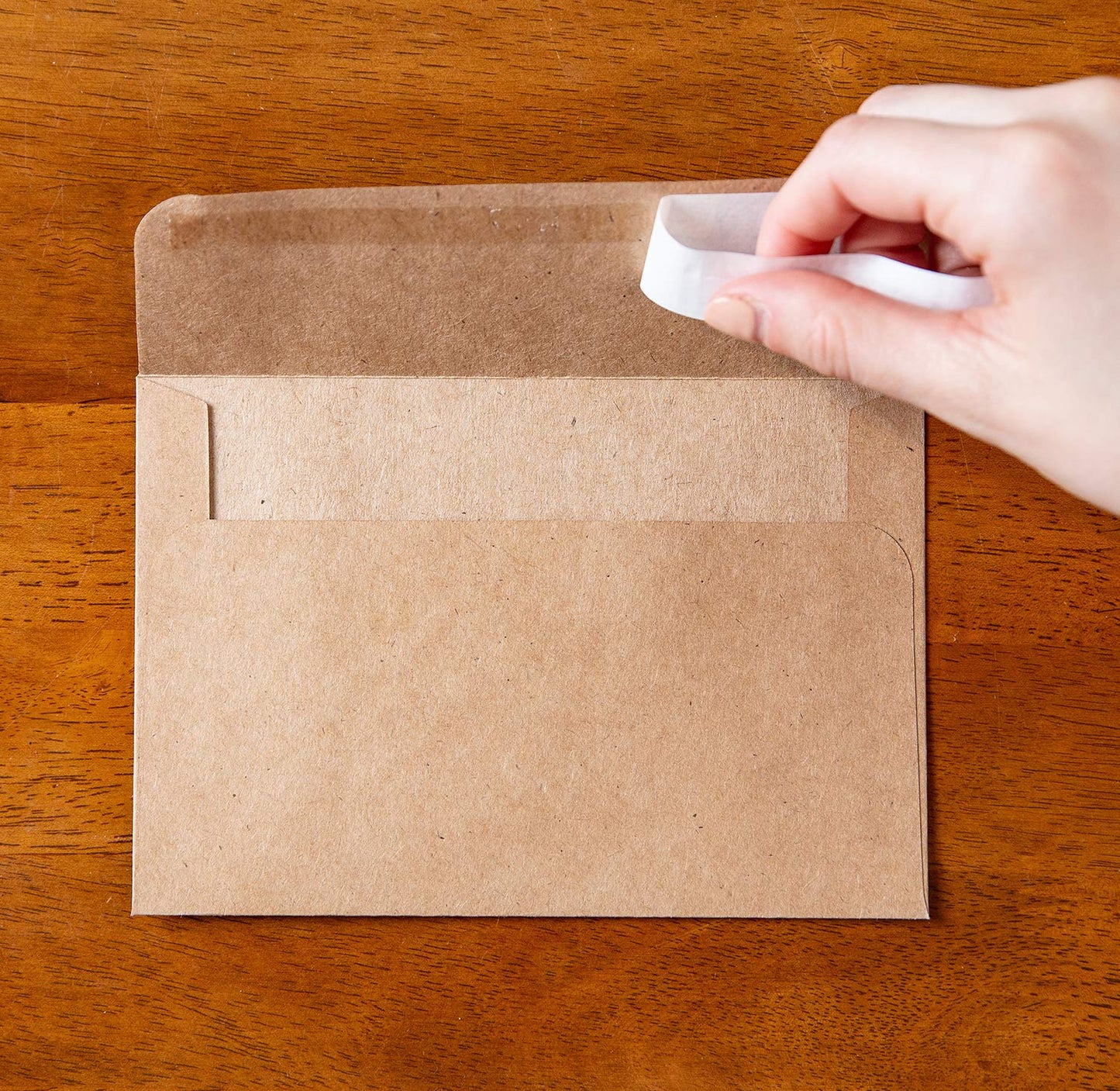 Sweetzer & Orange A4 Brown Self Seal Envelopes, 100 Pack, 4x6 Inches (4.25 x 6.25 in.), Kraft 150gsm, Blank Envelopes for Invitations, Wedding, and Mailing