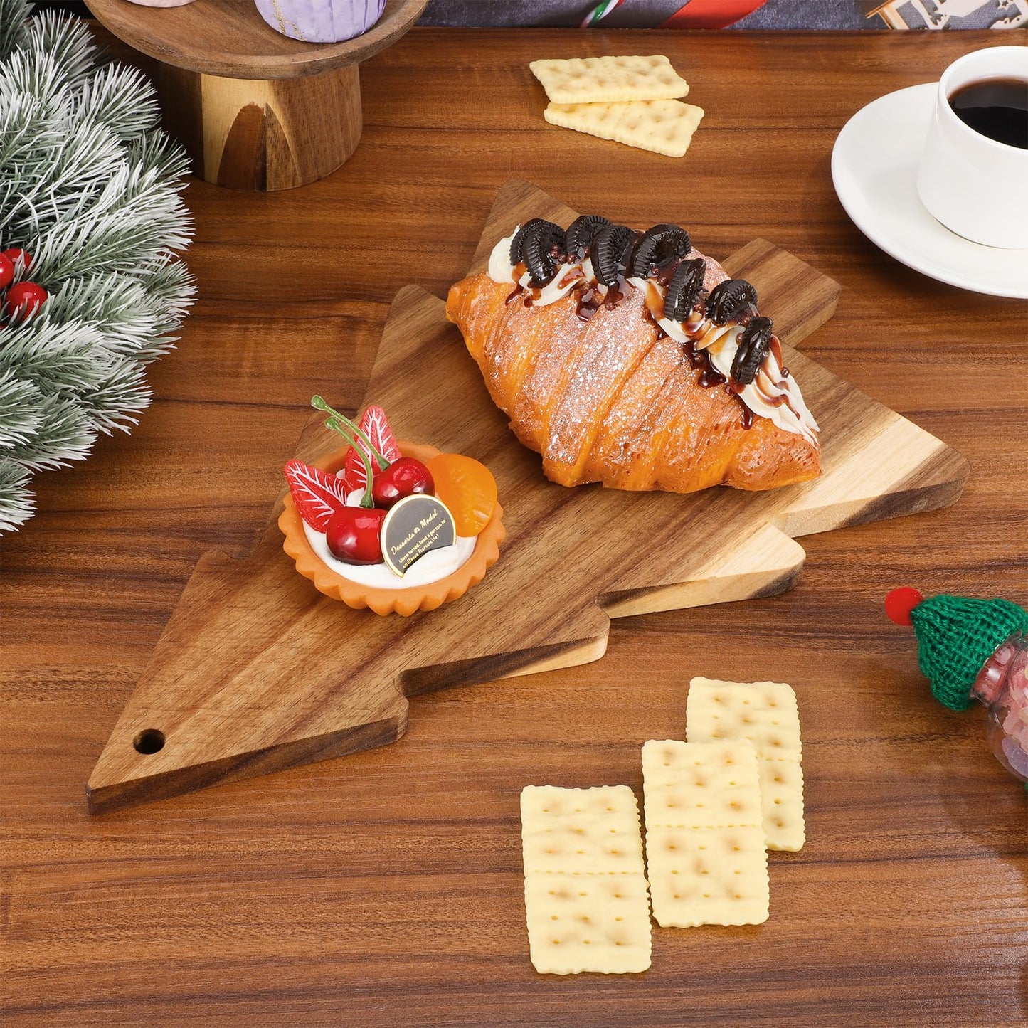 iplusmile 15" Christmas Tree Charcuterie Board, Acacia Wood Cutting Board & Serving Tray Set for Cheese, Meat, Fruit, Holiday Kitchen Decor & Party Appetizer Platter