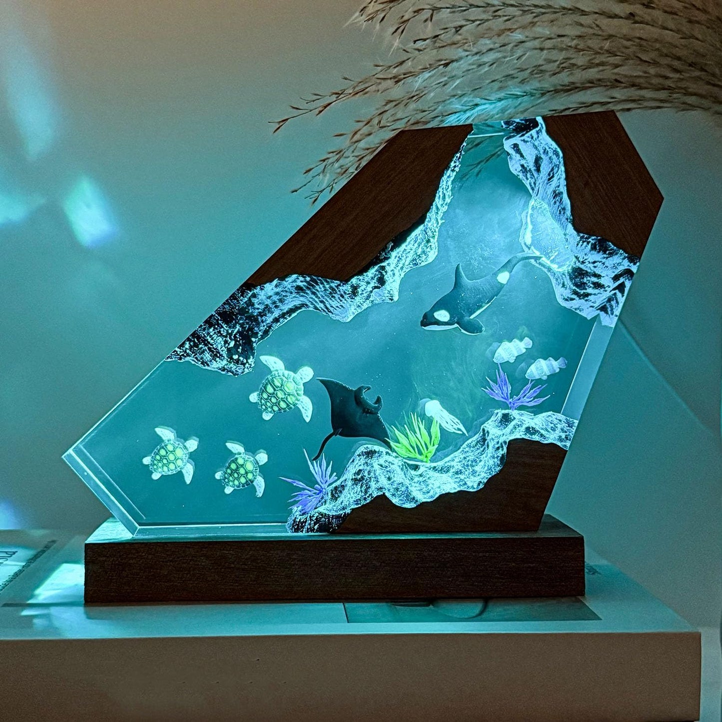 Orca Ocean Resin Lamp - Handmade Resin Night Light with USB Port, Variable Lights, Marine Biology Gifts for Women and Men, Ocean Enthusiast Collectibles, Unique Birthday Gifts for Him & Her (6"x4")