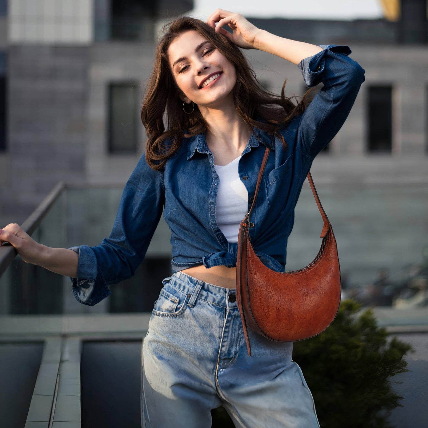 Iswee Leather Crossbody Purses for Women Hobo Shoulder Bag with Wide Strap Versatile Crescent Purse Satchel Bag Work Purse(Coffee)