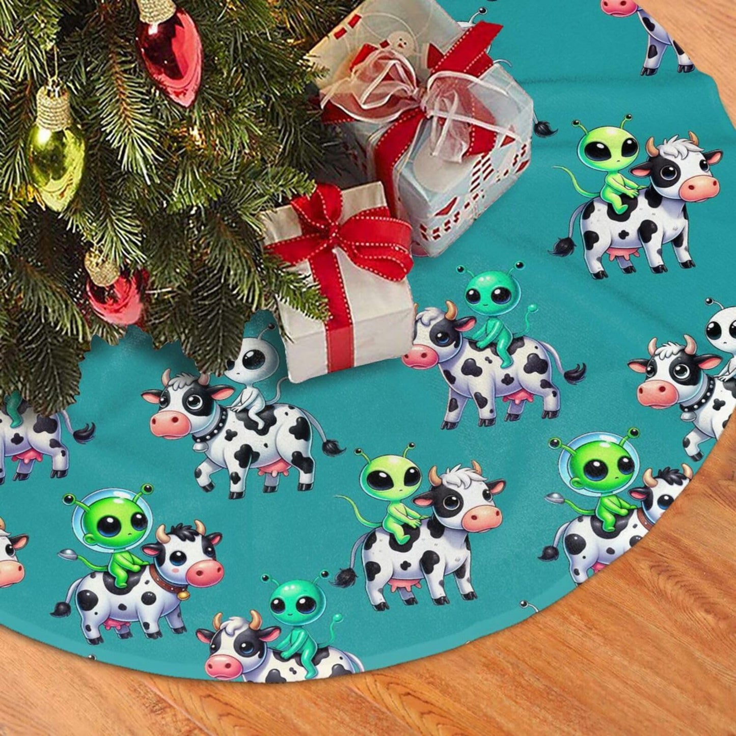 Cute Cows and Aliens Christmas Tree Skirt, 48 inches Chicken Tree Skirts Xmas Mat Farmhouse Holiday Party New Year Supplies Ornaments Decorations for Mini Small Pencil Big Trees