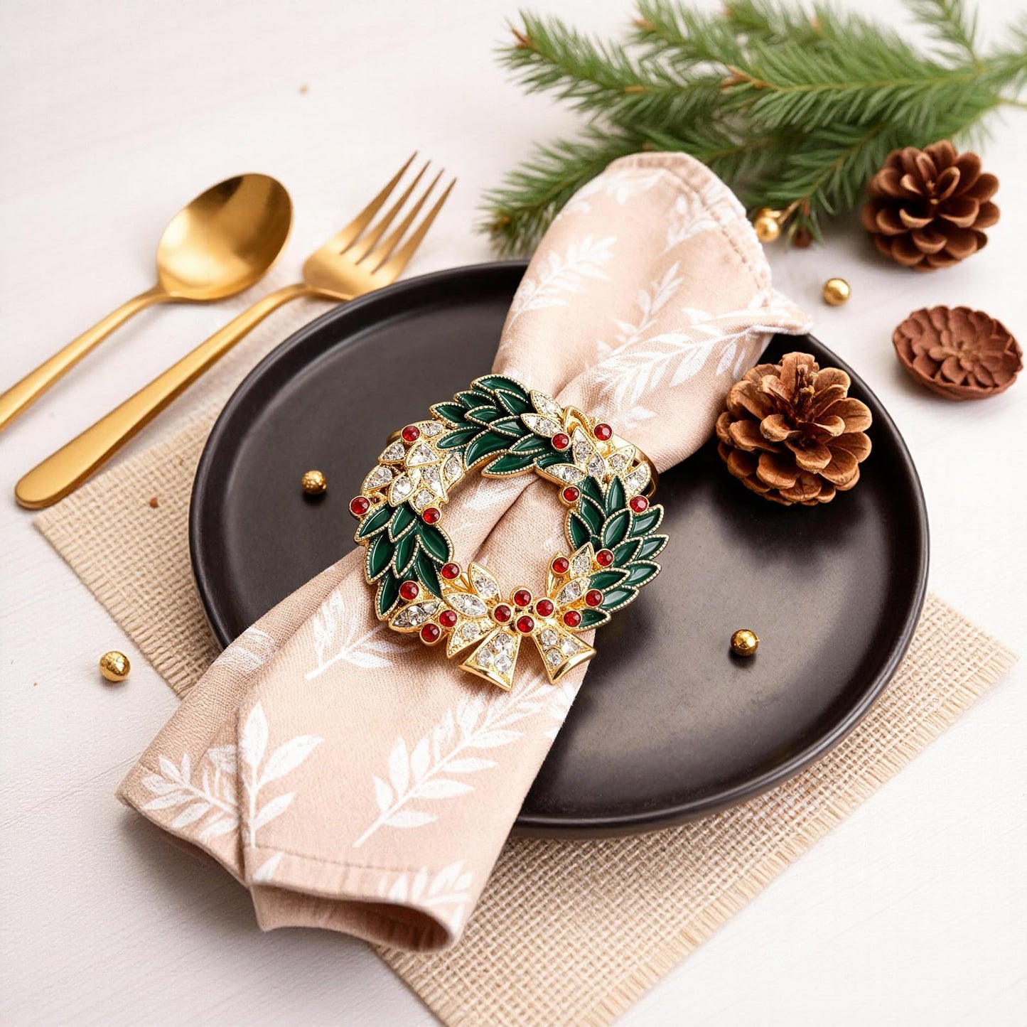 Christmas Wreath Napkin Rings Set of 8, Enamel Berry Gold Alloy Napkin Holders, Holiday Table Decor for Christmas Dinner Place Settings