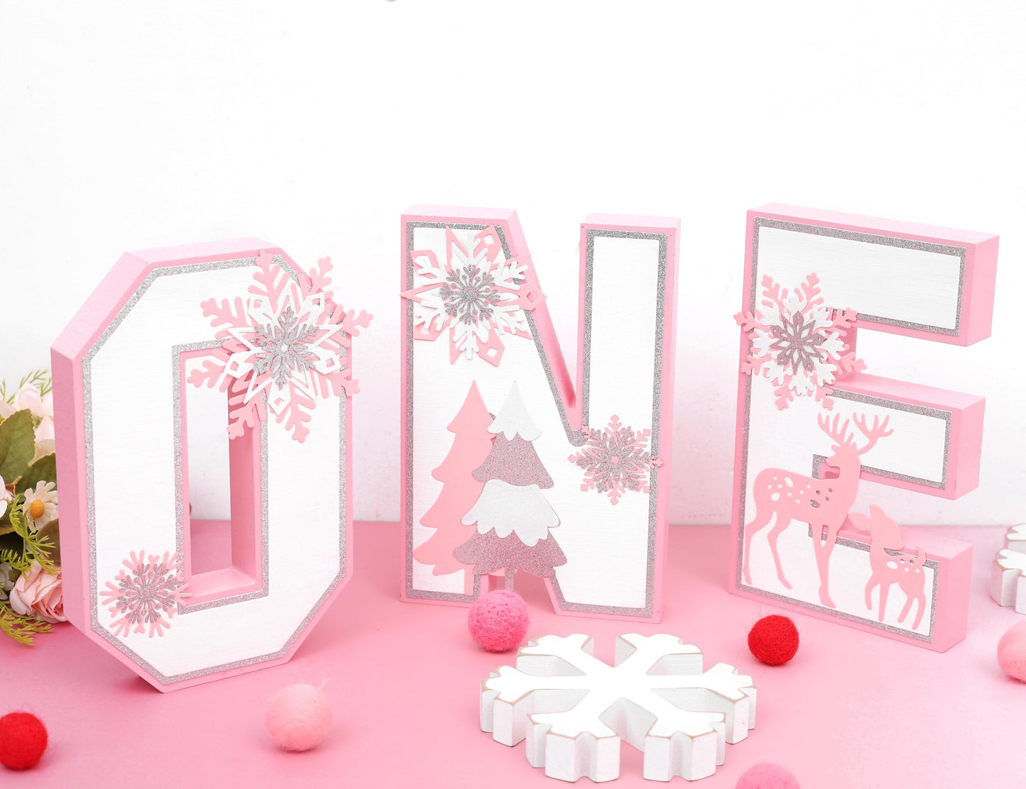 Wooden Snowflakes ONE Decoration - Winter Onederland ONE Sign，Pink Centerpiece Table Decoration, Baby Girl 1st Birthday Party Supplies Photo Prop, Christmas Snowflake Home Decor.