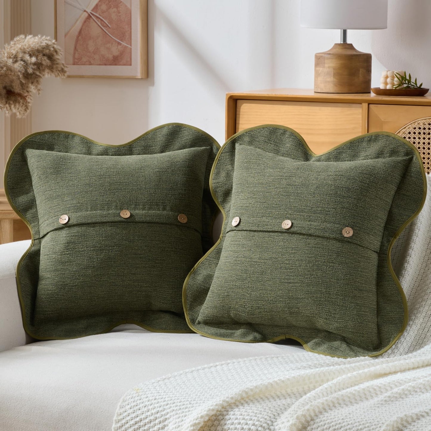 FUTEI Pack of 2 Chenille Buttons Throw Pillow Covers 18x18 Inch Four-Leaf Clover Shape Scalloped Bordered Decorative Cushion Case Farmhouse Accent for Couch Living Room, Moss Green