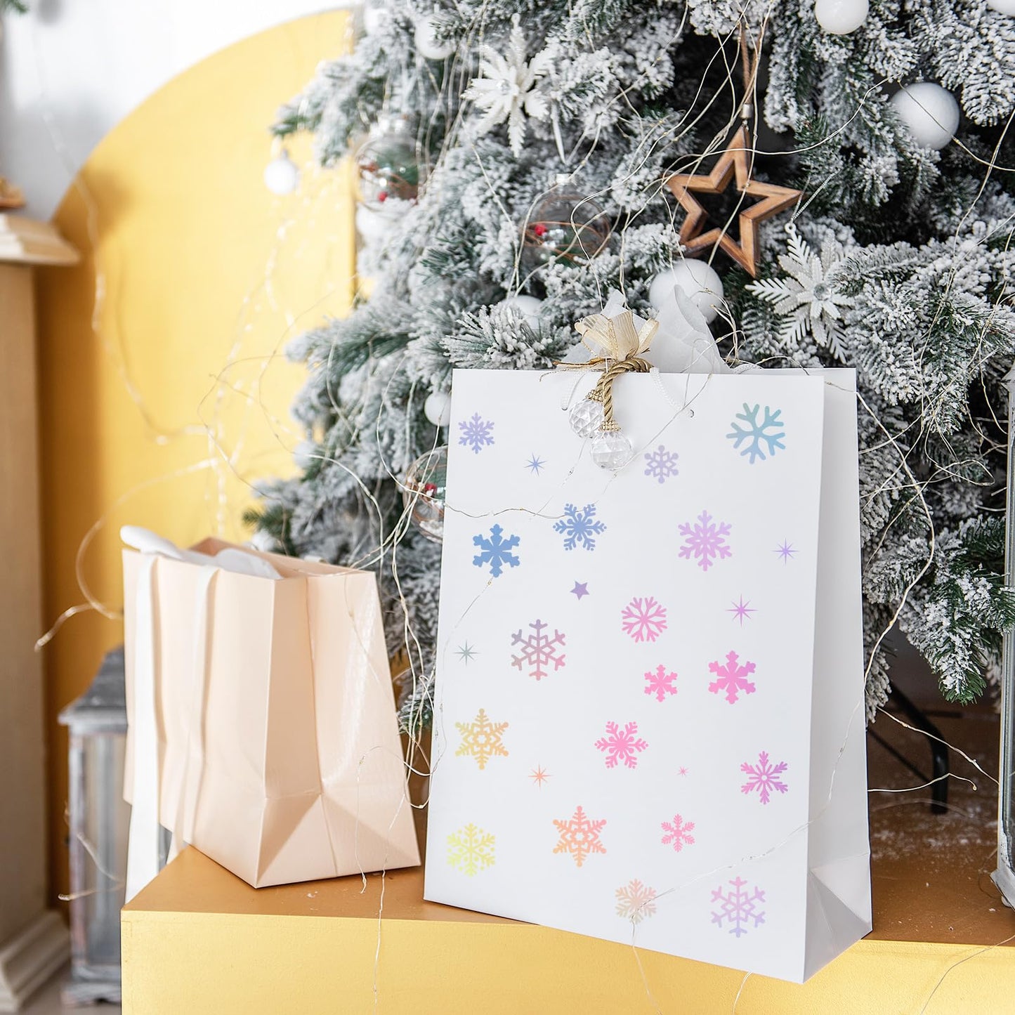 Whaline 330 Pcs Winter Christmas Stickers Holographic Snowflake Self-Adhesive Decals for Xmas Home Party DIY Crafts Supplies, 10 Sheets