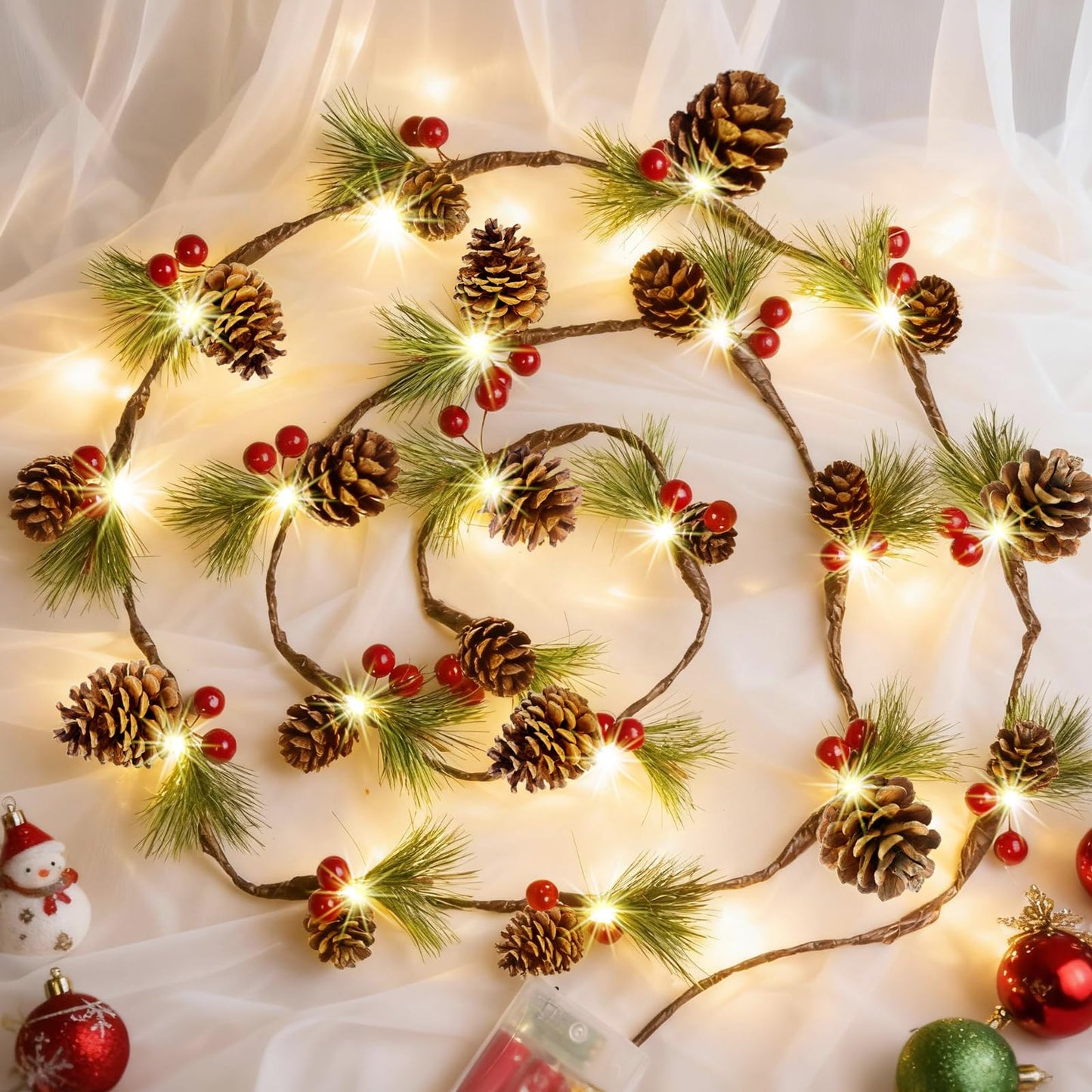 Christmas Pine Cones String Lights Battery Operated,6.6ft 20 LED Pinecone Fairy String Lights with Red Berry,Decor Lights for Indoor Fall Christmas Tree Garland Mantel Table Decoration (Warm White)