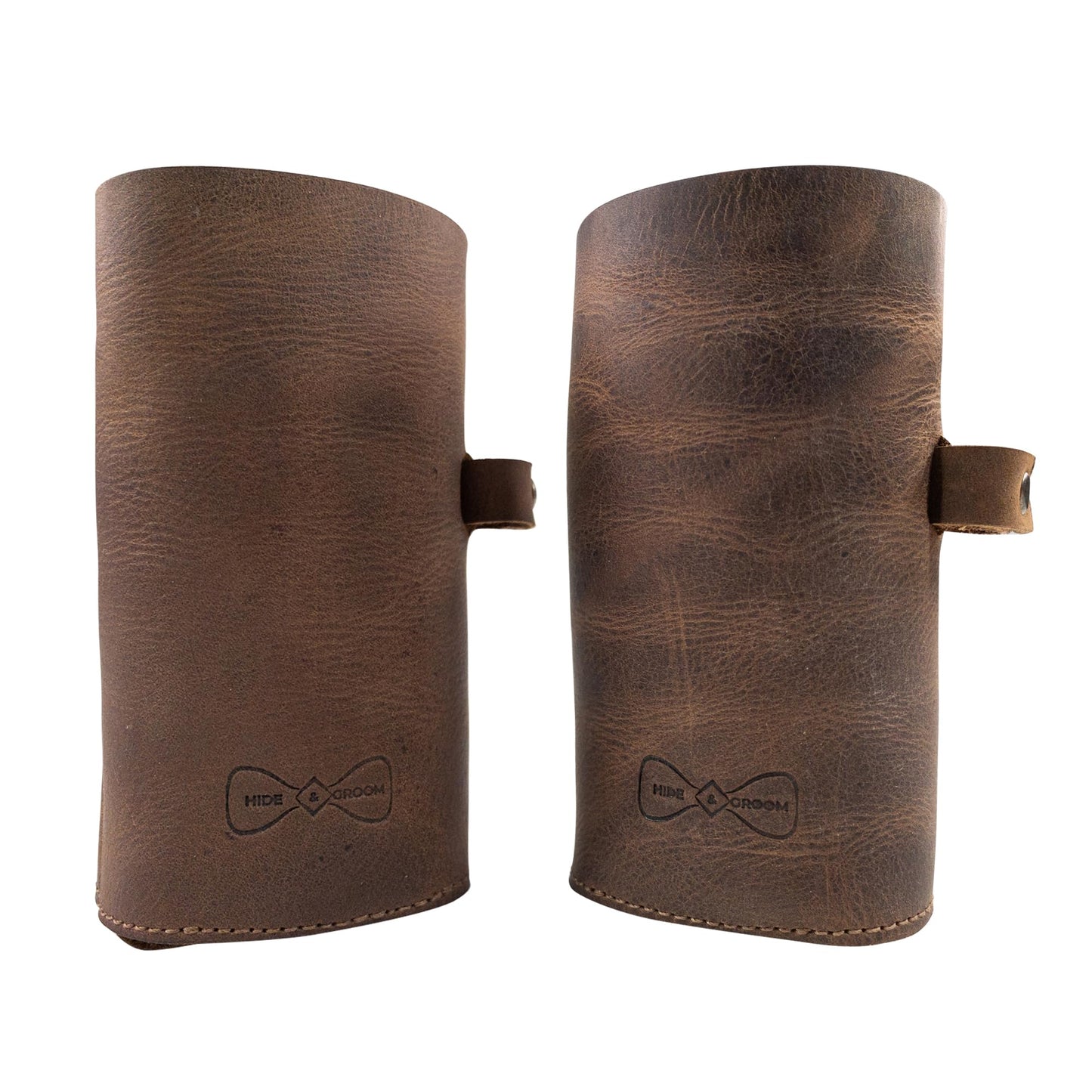 Hide & Groom, Set of 2 Bottle Sleeves with Bottle Opener Slot for Weddings, Best Man Accessories, Rustic Covers for Standard Bottles, Collapsible, Full Grain Leather, Handmade, Bourbon Brown
