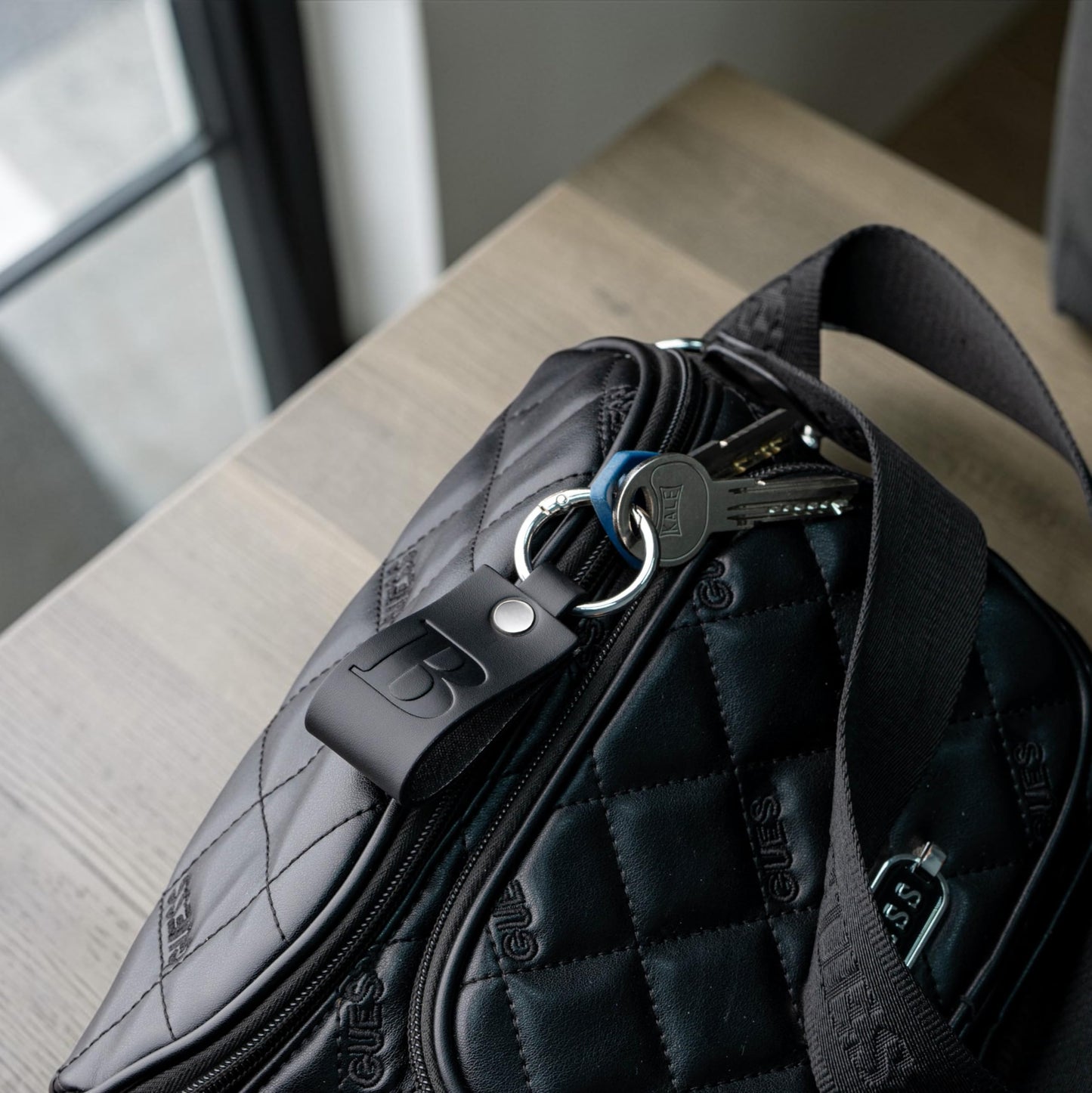 Full Grain Leather Initial Keychain for Men Women, Personalized Alphabet Keychain, Matte Black Gift for Him Her Dad (Black T)
