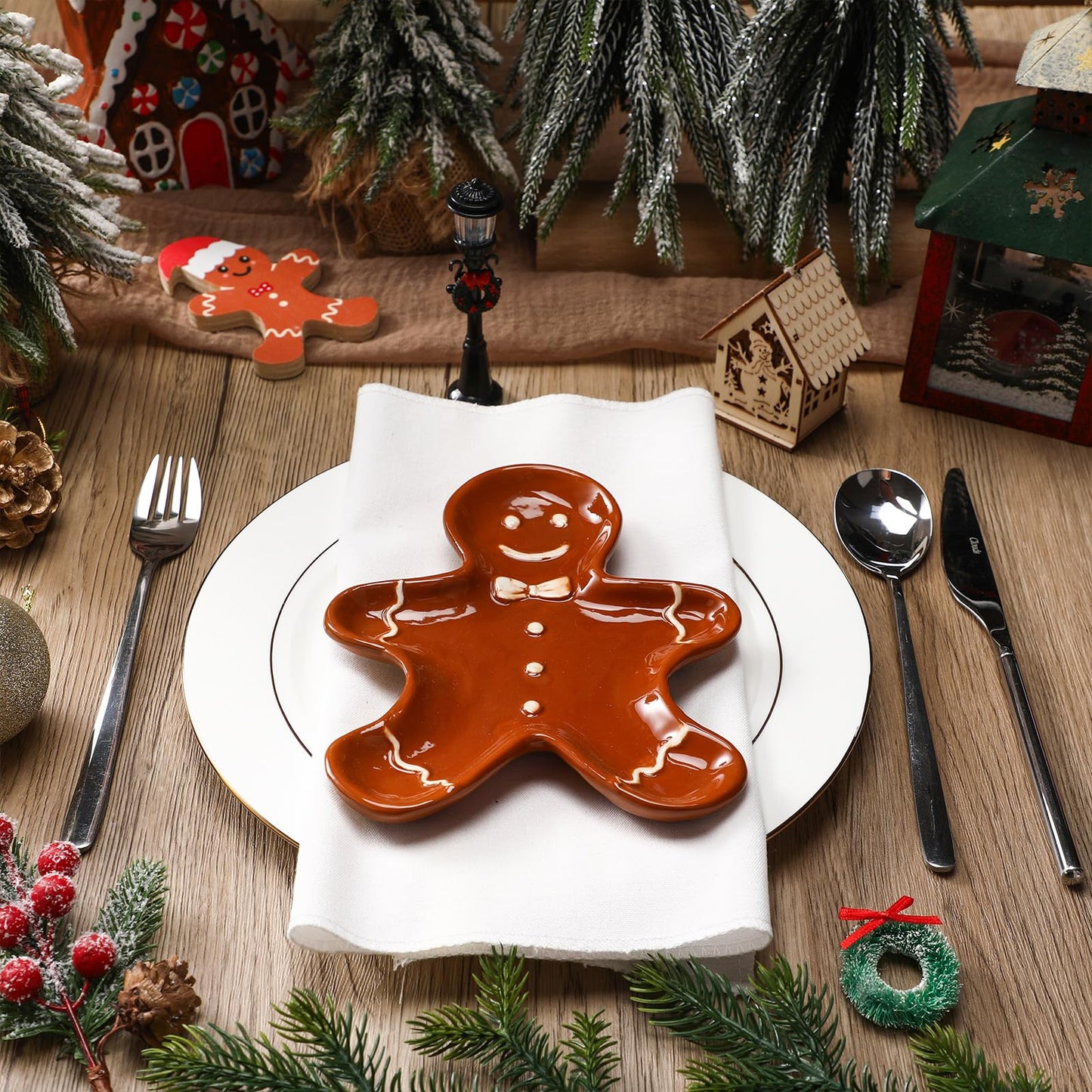 SiliFine 3 Pcs Christmas Gingerbread Plates Xmas Dinner Ceramic Plate 8 inch Holiday Cookie Tableware Decorative Desserts Dish Candy Salad Tray for Winter Home Table Party Supplies(Gingerbread Man)