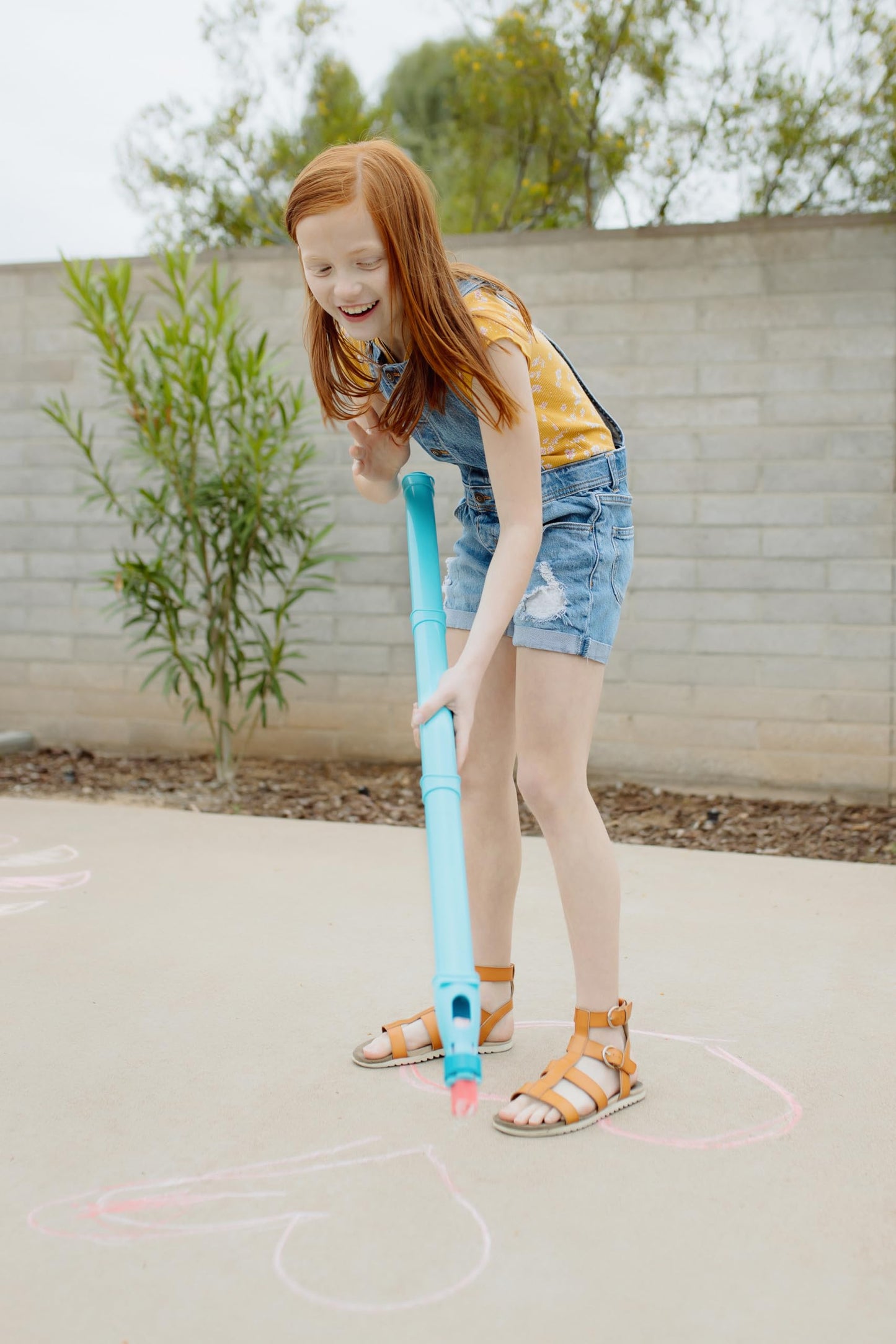 Chuckle & Roar - CHAWK! 3' Chalk Holder - Sized Perfect for Little Sidewalk Artists - Keep the CHAWK off your hands - Ages 4 and Up