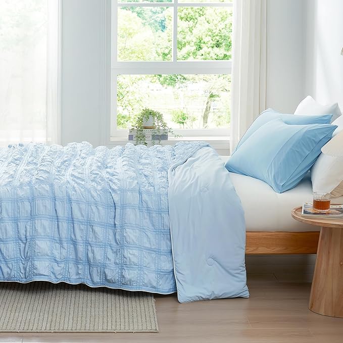 Cozy Bliss Cooling Comforter King Size Seersucker Plaid, Q-Max 0.4 Reversible Lightweight Cooling Blanket, Breathable Silk Smooth Summer Bedding Quilt for Hot Sleepers Night Sweats Blue