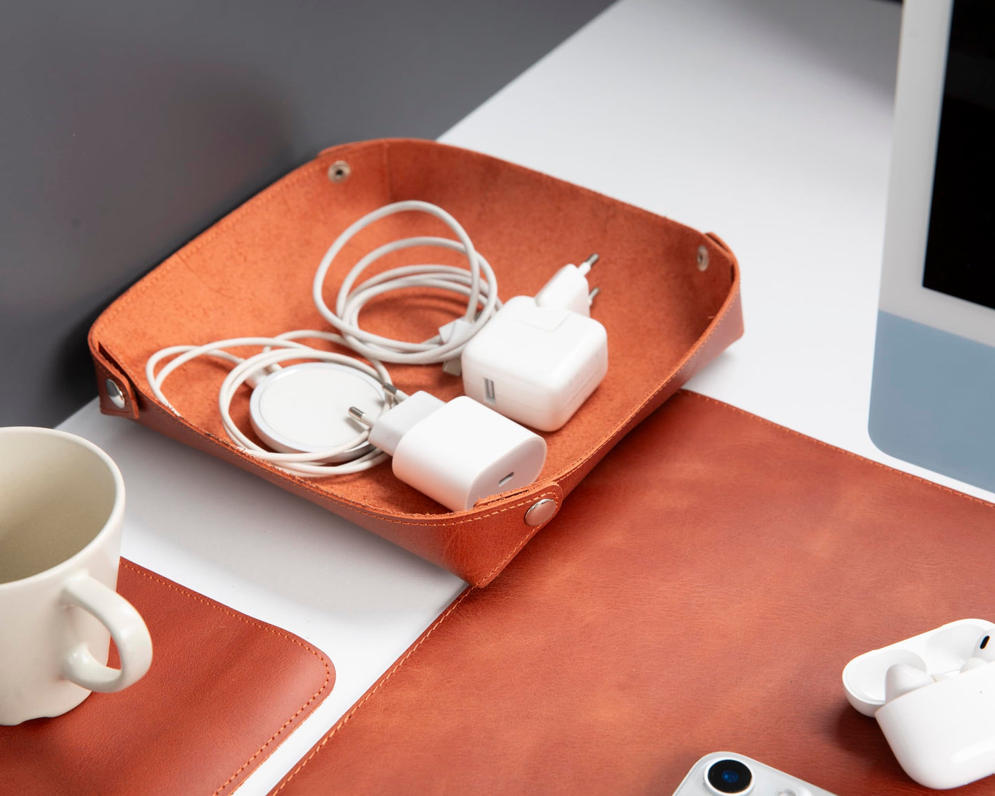 VENITO Leather 3-in-1 Desk Mat Set – Desk Mat (32"x16"), Organizer Tray & Cup Coaster – Full-Grain Leather Desk Pad for Office & Home – Elegant Workspace Accessories for Men & Women, Cinnamon