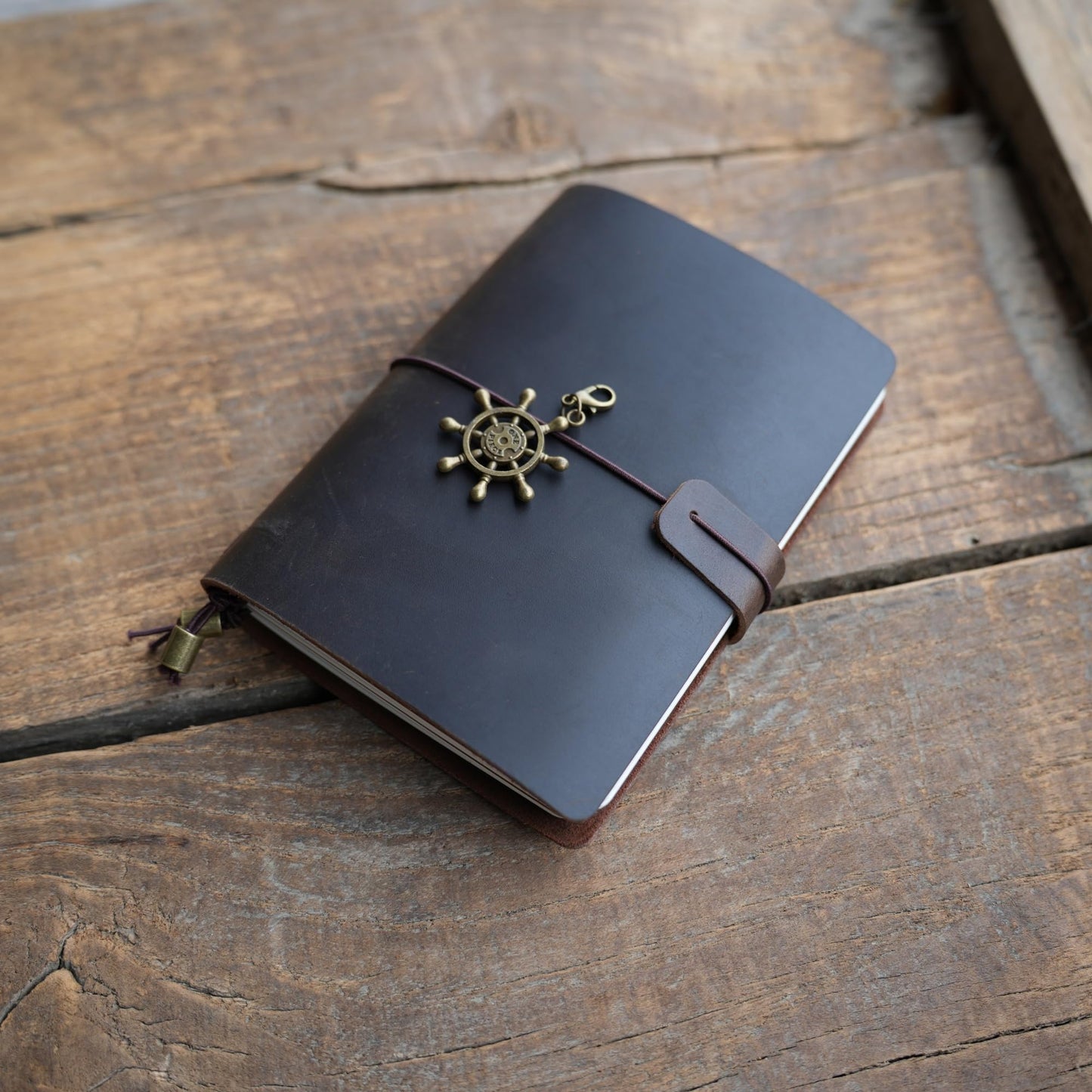 YIYUS Travelers Notebook Handcrafted Genuine Leather Journal Cover - A6 4.1" x 5.8" / 10.5cm x 14.8 cm Refillable Travel Journal Cover with Inner Pockets and Card Slots A6 Darkbrown