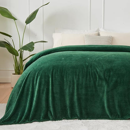 NEWCOSPLAY Super Soft Twin Blanket Dark Green Premium Silky Flannel Fleece Leaves Pattern Lightweight Bed Blanket All Season Use (Dark Green, Twin(60"x80"))