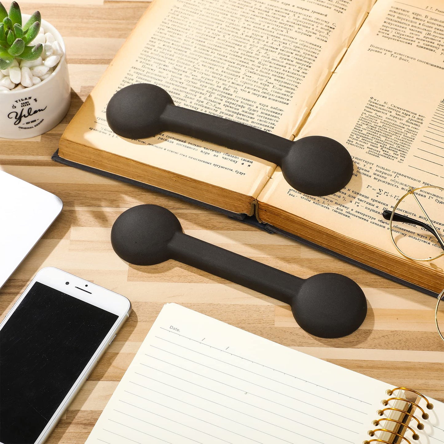 2 Pieces Weighted Bookmarks Book Weight Page Holder Rubber Book Weight Bookmark Portable Weighted Rubber Page Holder for Adults Reading(Black)