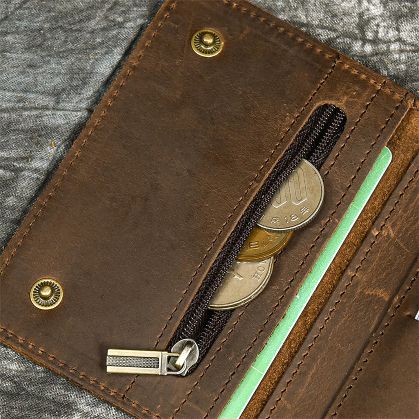 WBQMUNY Men's Tri-fold Vintage Biker Cowhide Top Grain Leather Steel Chain Wallet, Chain Wallets for Men Cow Leather Wallet, Snap Closure
