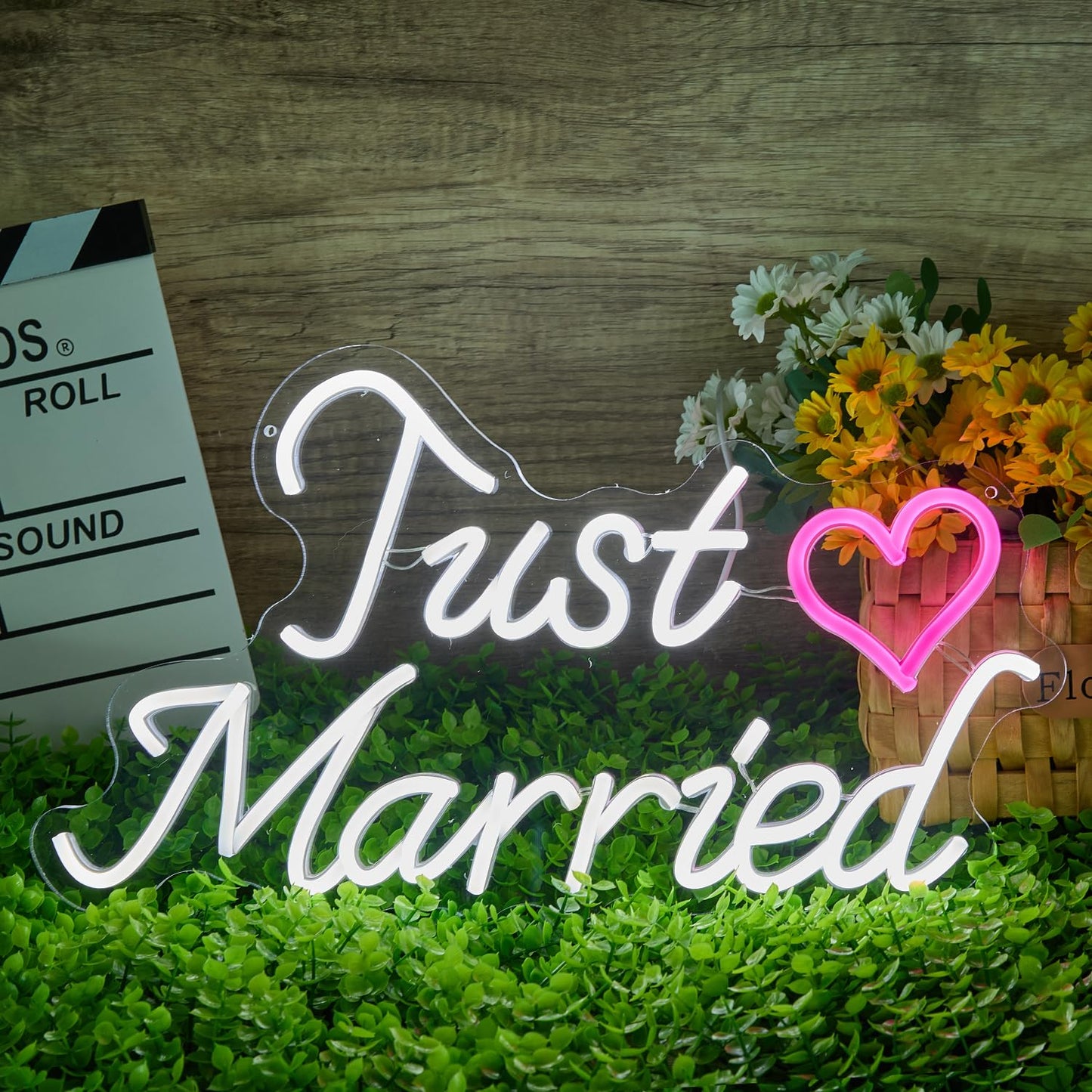 Just Married Neon Sign for Wedding Decor, Just Married Sign Wedding Ceremony Backdrop Decorations Gift for Reception, 16.5 x 9.4 inch