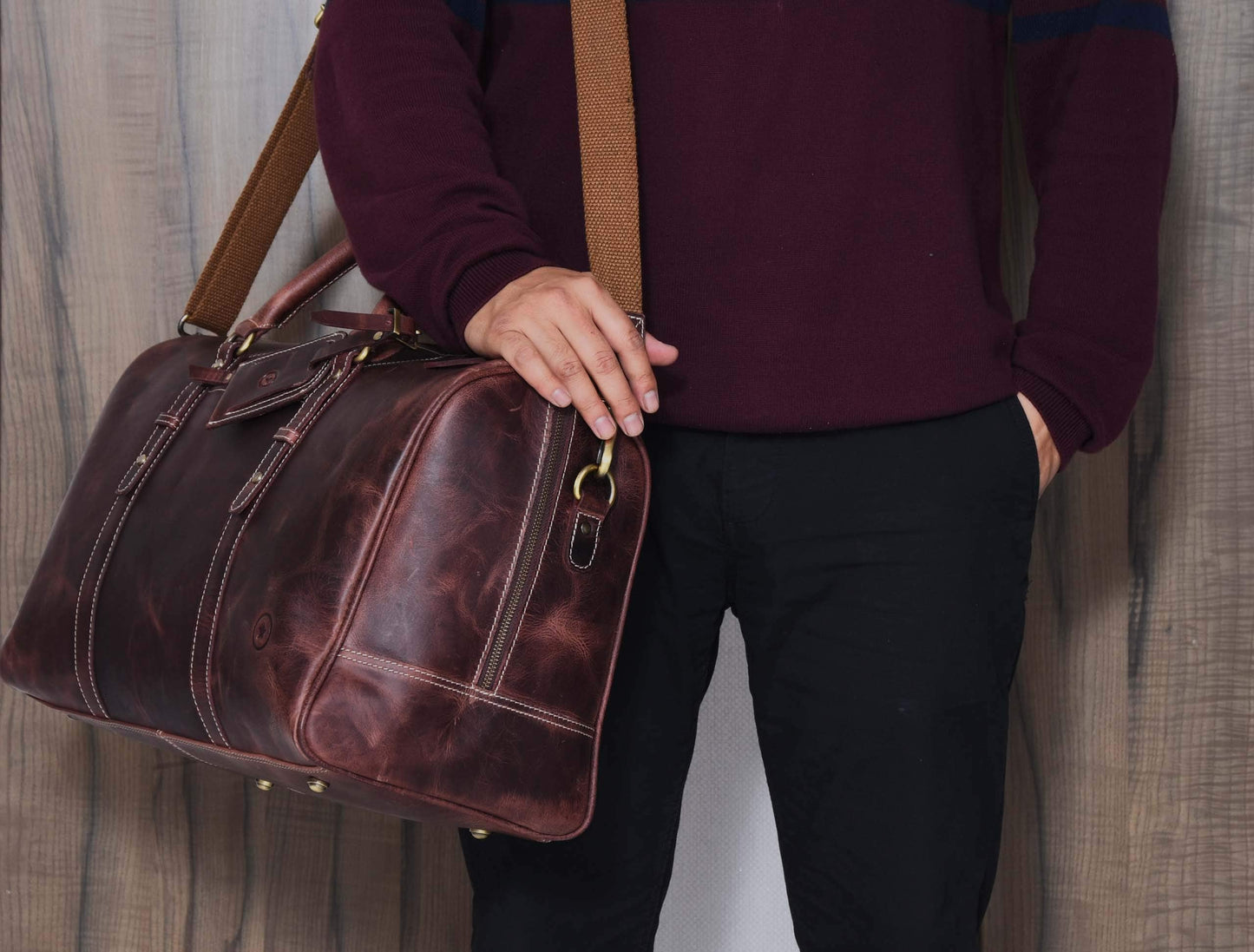 Aaron Leather Duffle Bag for Men & Women, 30L Travel Overnight Weekender Garment Duffel Bags, Carry On Mens Weekend Bag for Business, Traveling, Luggage Bag - Walnut