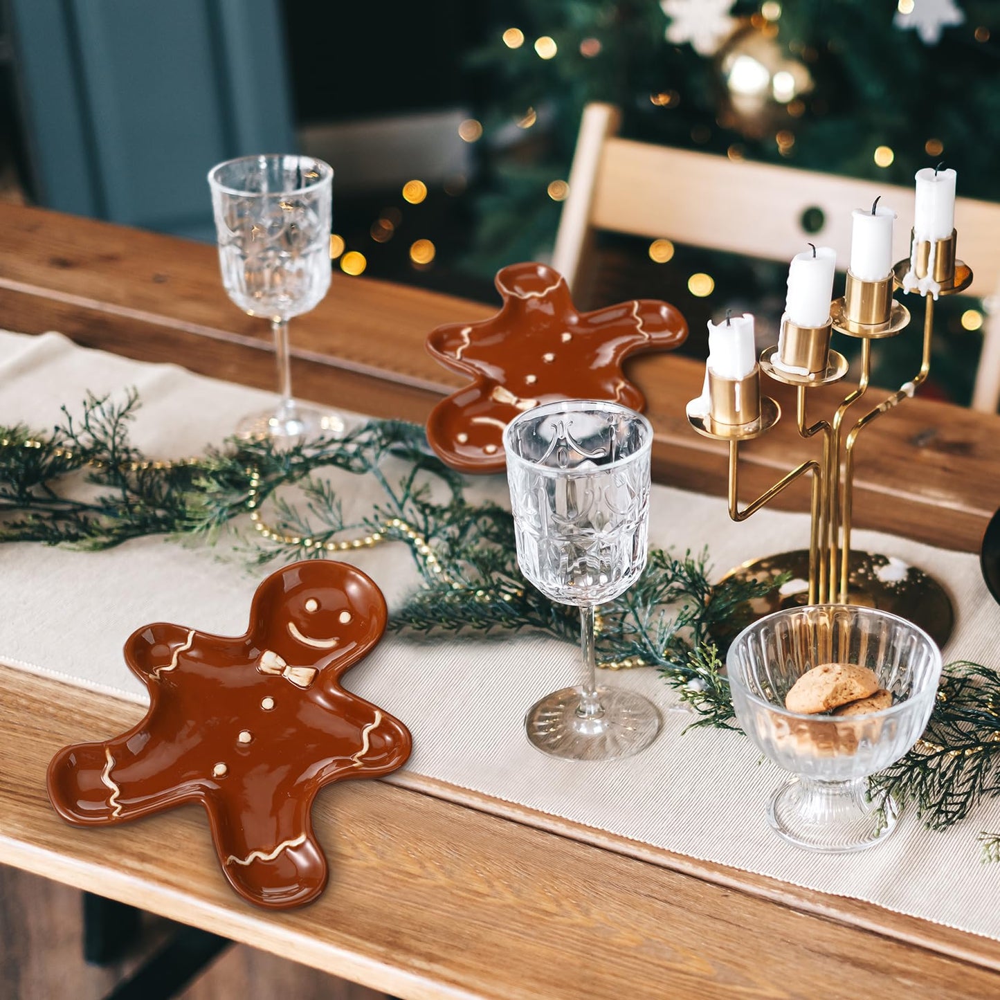 SiliFine 3 Pcs Christmas Gingerbread Plates Xmas Dinner Ceramic Plate 8 inch Holiday Cookie Tableware Decorative Desserts Dish Candy Salad Tray for Winter Home Table Party Supplies(Gingerbread Man)