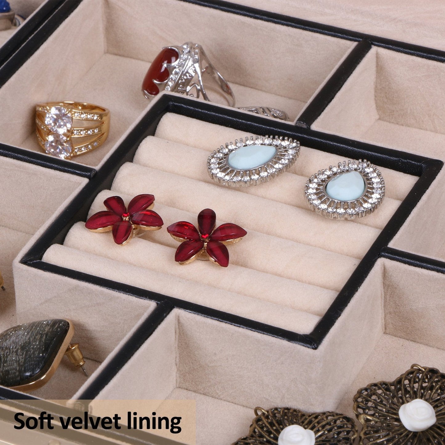 BEWISHOME Mens Jewelry Box, Jewelry Organizer with 4 Watch Case Removable Tray, Jewelry Storage Case for Necklace, Earring Ring Bracelet, PU Leather, Velvet Lining Black SSH07B