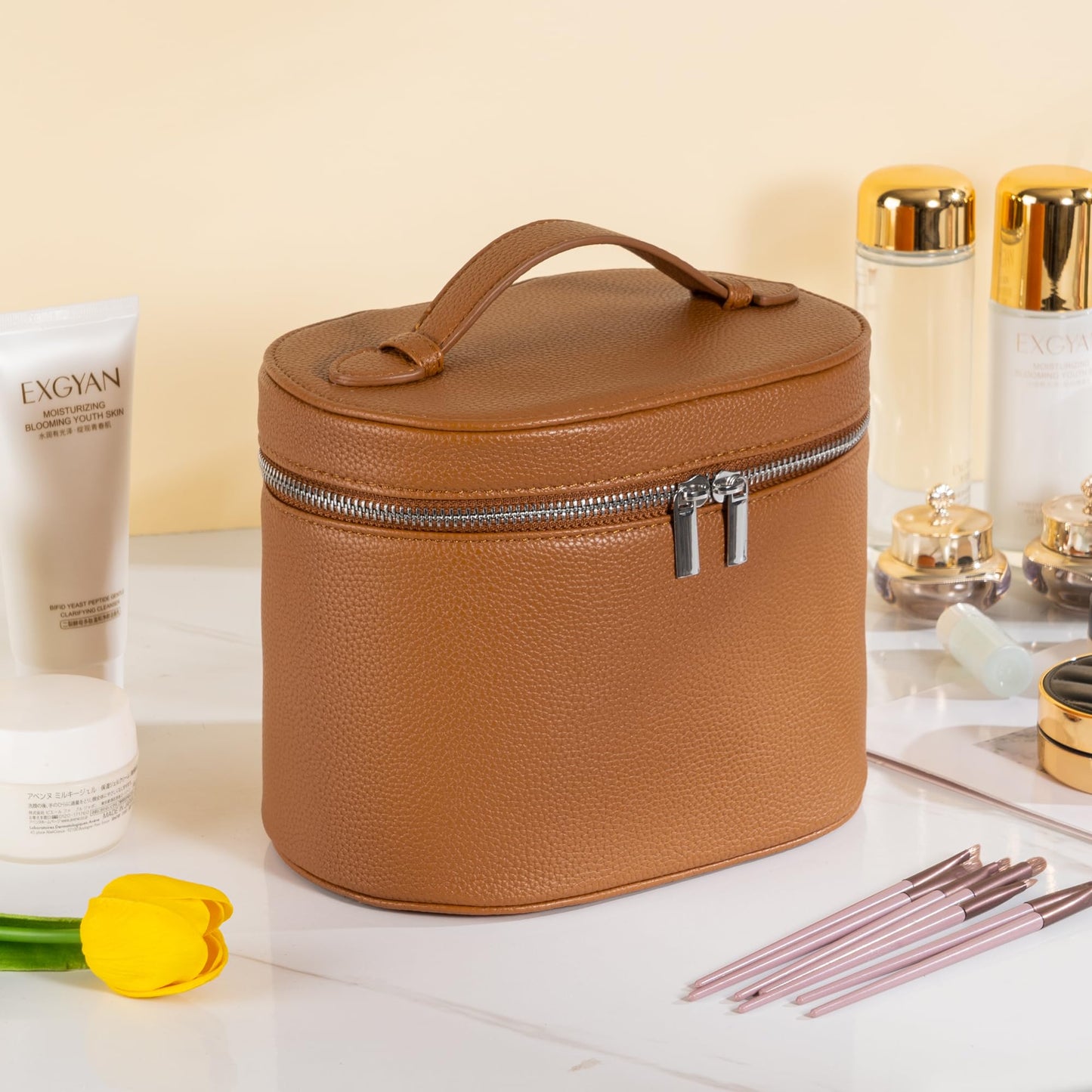 UUYUUY Makeup Bag Vanity Case Cosmetic Bag with Removable Divider Travel Toiletry Bag for Women Portable Make up Box Organizer, Brown