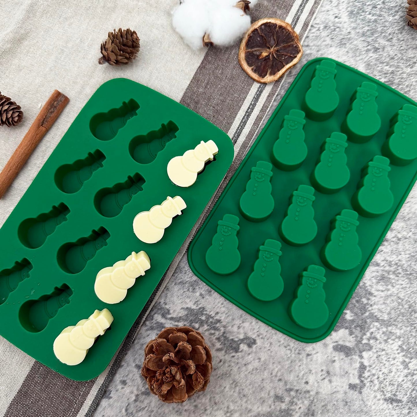 Snowman Chocolate Mold, 12 Cavities Christmas Silicone Candy Mold Snowman Ice Cube Molds for Chocolate Candles Jello Ice Candy Desserts Making