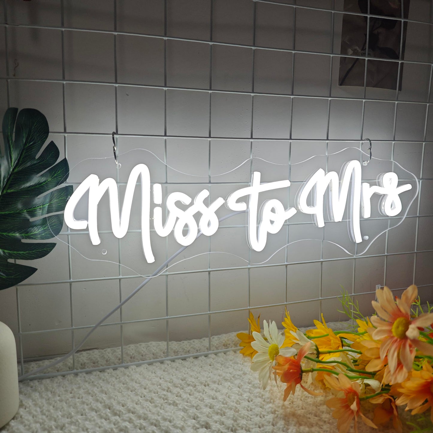 Nogarcici Miss to Mrs Neon Signs for Wedding Decor, Marry Sign LED Light up Sign for Engagement Bachelorette Party Decoration Art Gift Birthday White Neon Lights Décor to Girlfriends