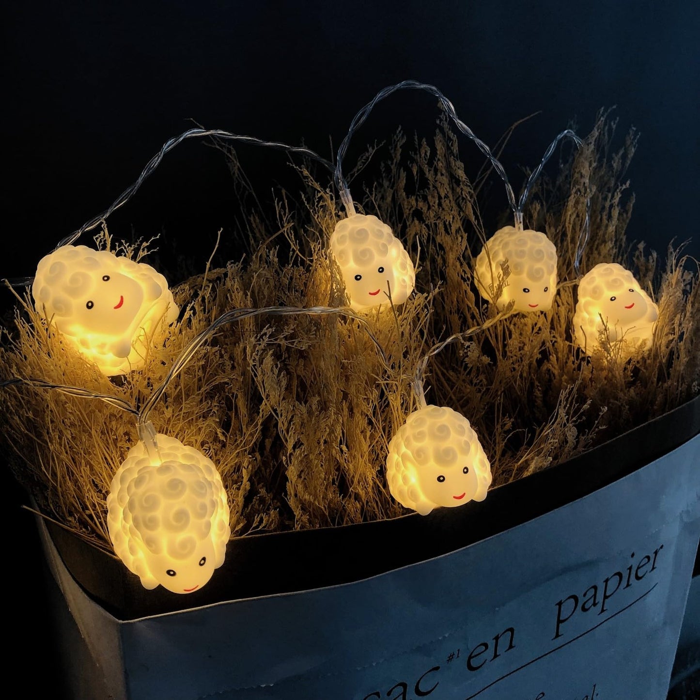 Sezrgiu Cute Painted Sheep Night Light LED Sheep Ornaments String Lights White Lamb Fairy Light Battery Powered Indoor Party Decor Night Light (10LED, White Sheep)