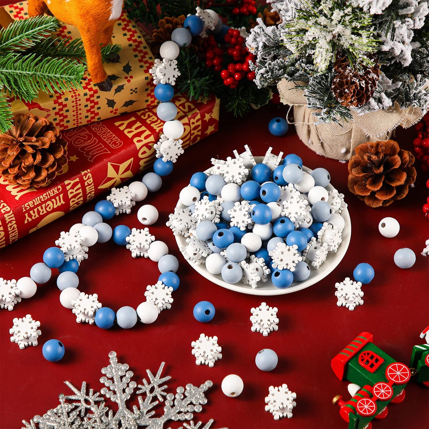 Landhoow 220 Pcs 0.6 Inch Christmas Wooden Beads Winter Snowflakes Craft Beads Blue Natural Wood Round Beads with 65.6 Feet Twine for DIY Making Necklace Bracelet Garland Home Xmas Decor